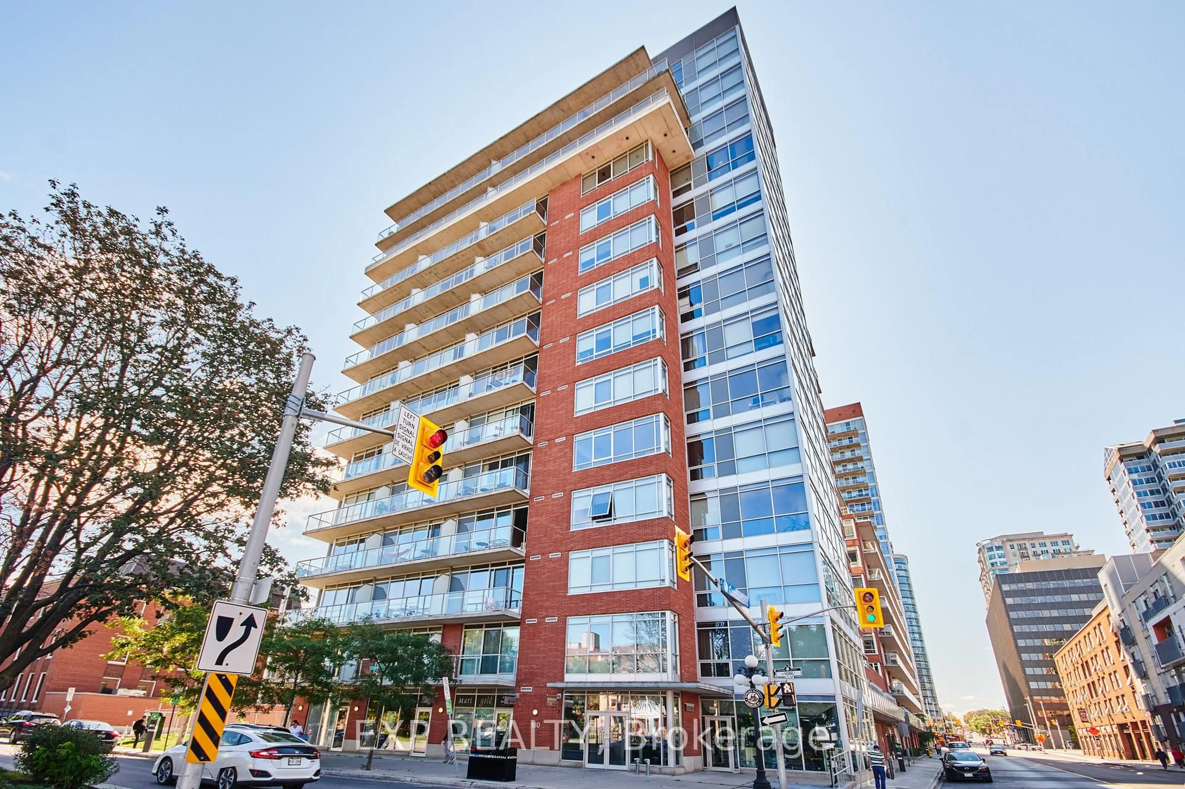 Unknown for 180 York St #606, Ottawa Ontario K1N 1J6