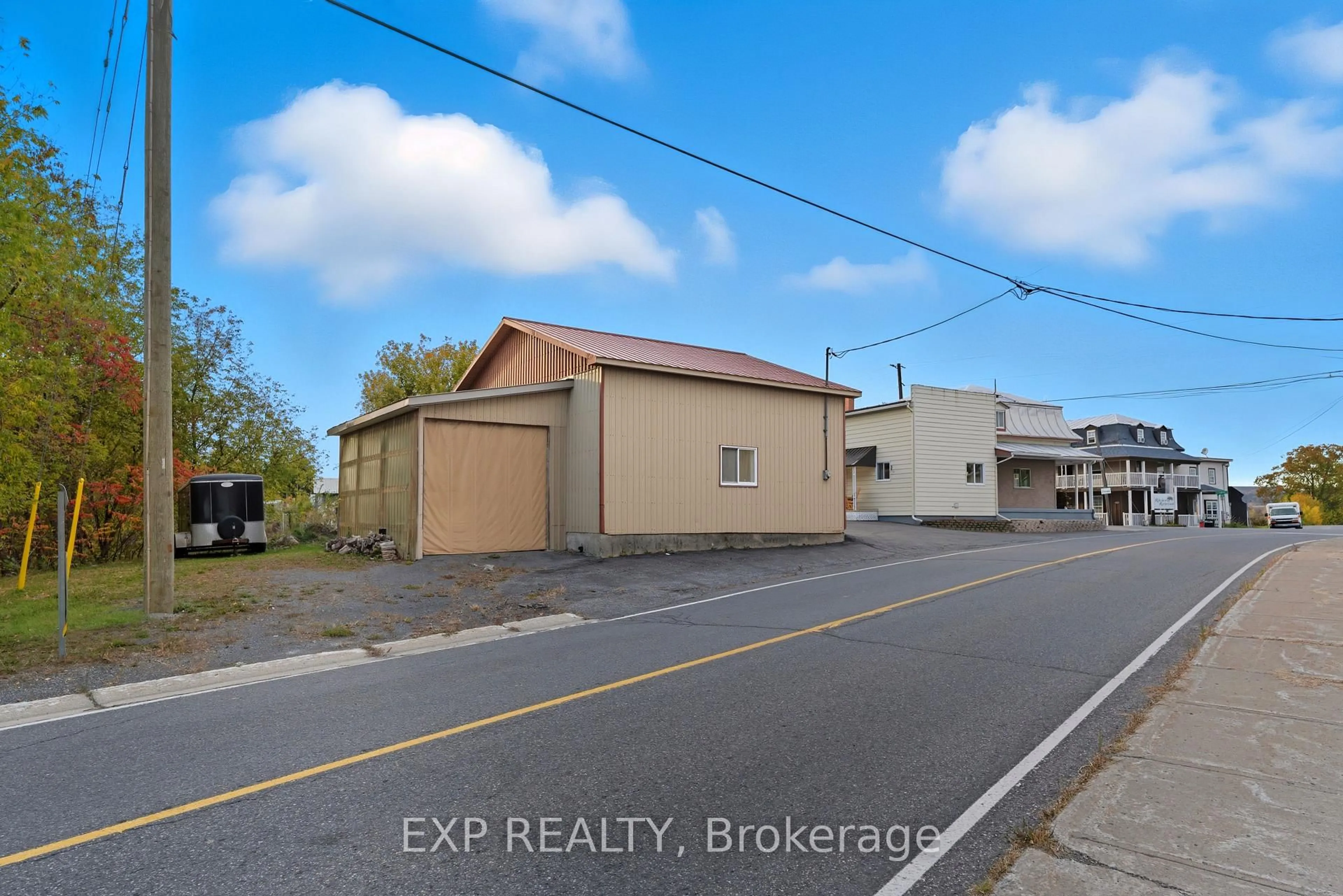 A pic from outside/outdoor area/front of a property/back of a property/a pic from drone, street for 2110 Lajoie St, Alfred and Plantagenet Ontario K0B 1J0