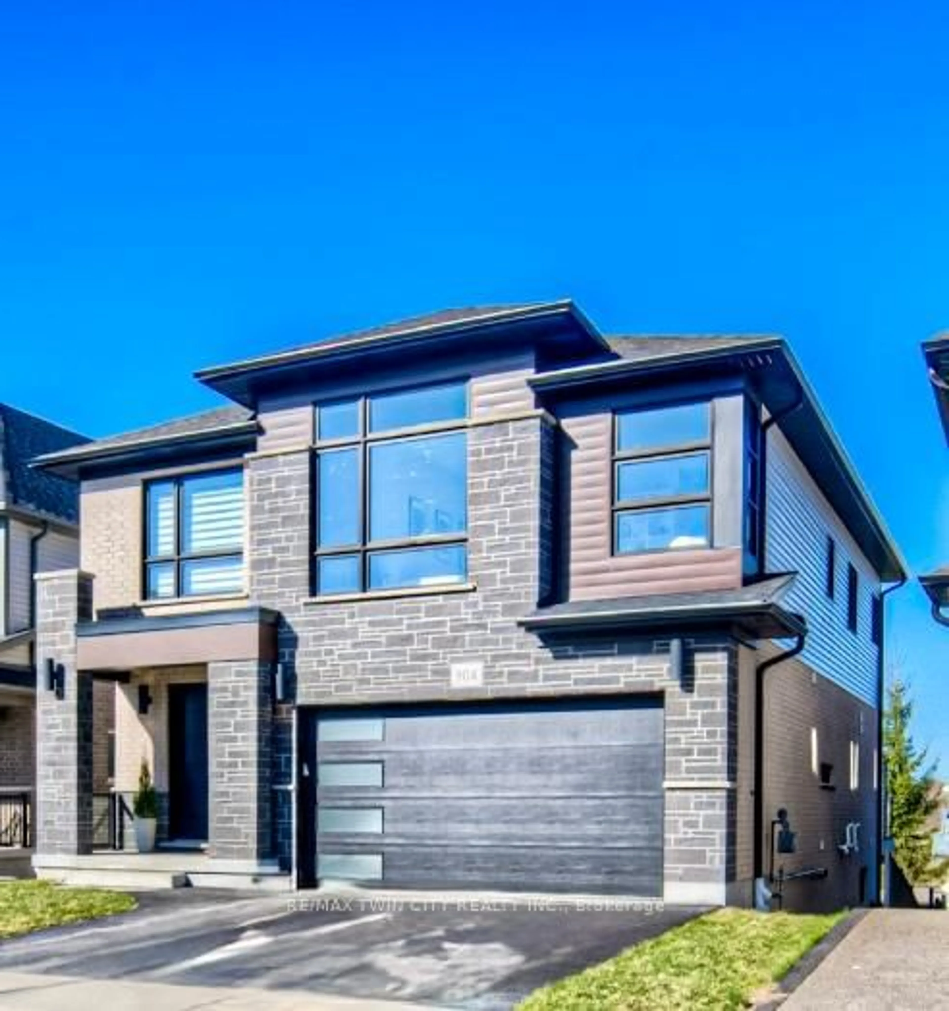 Home with brick exterior material, street for 904 Thomas Pedder Crt, Kitchener Ontario N2P 0C3