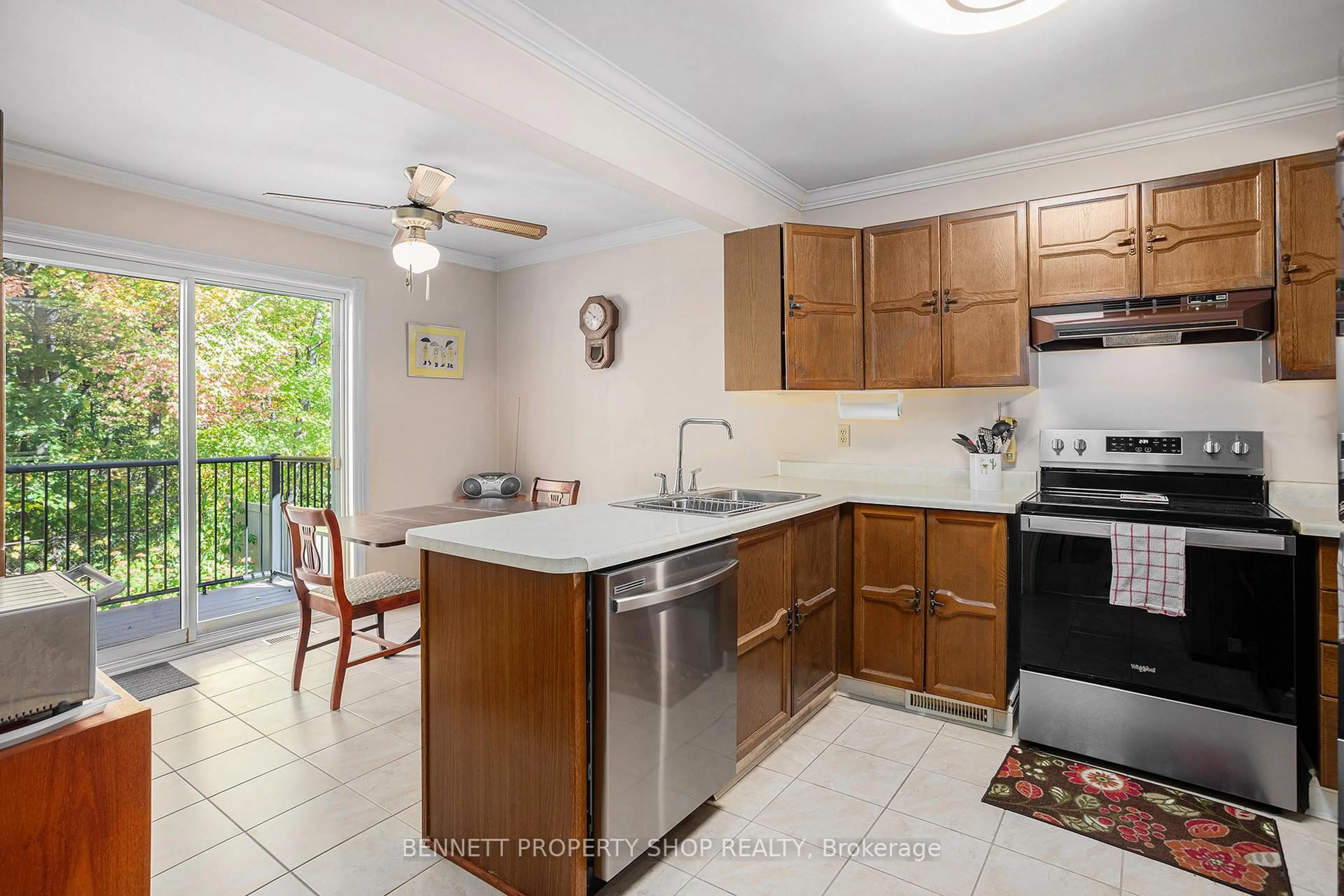 Standard kitchen, ceramic/tile floor for 1717 Des Perdrix Cres, Orleans Ontario K1C 5B5