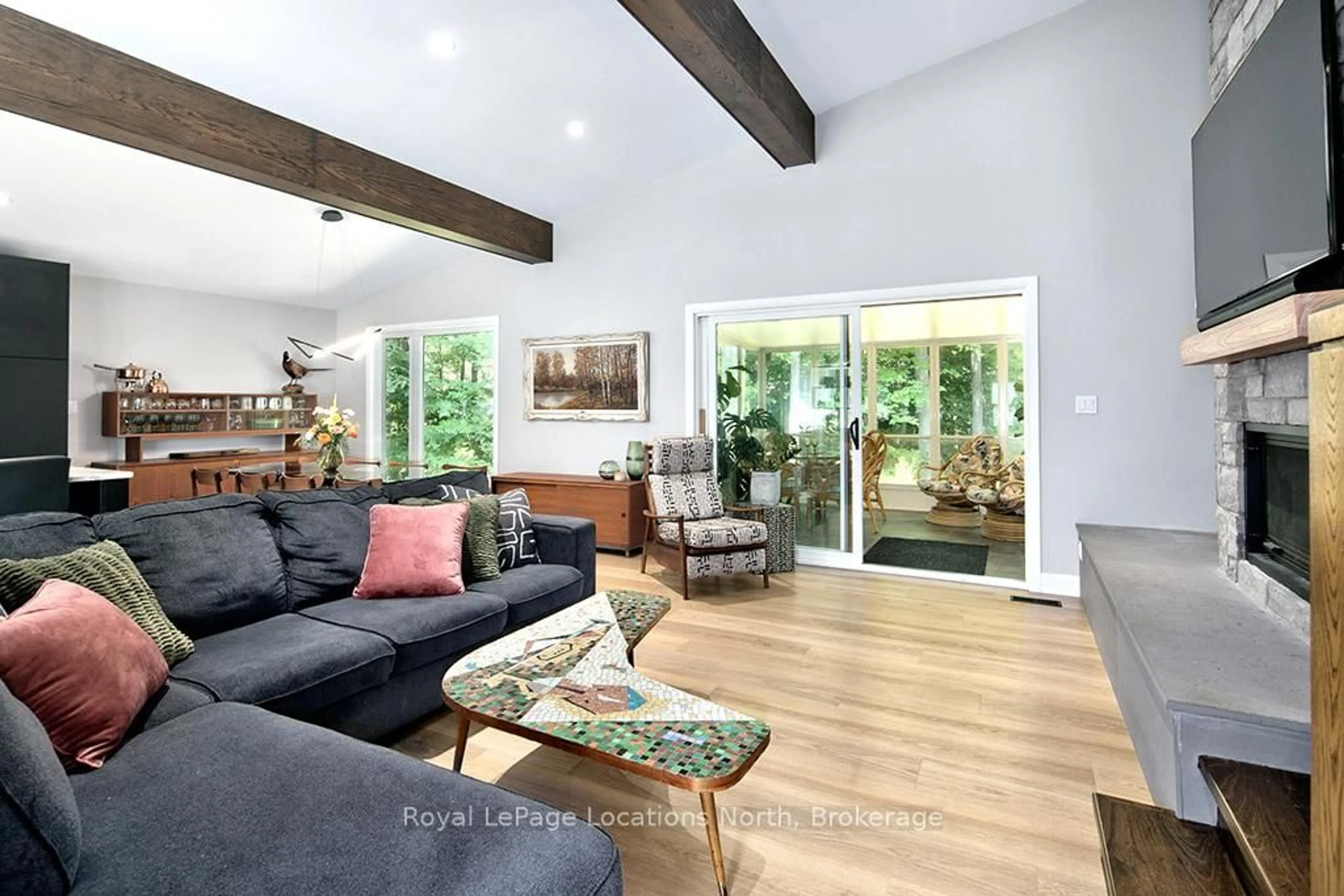 Living room with furniture, unknown for 194 Montgomery St, Meaford Ontario N4L 1C4