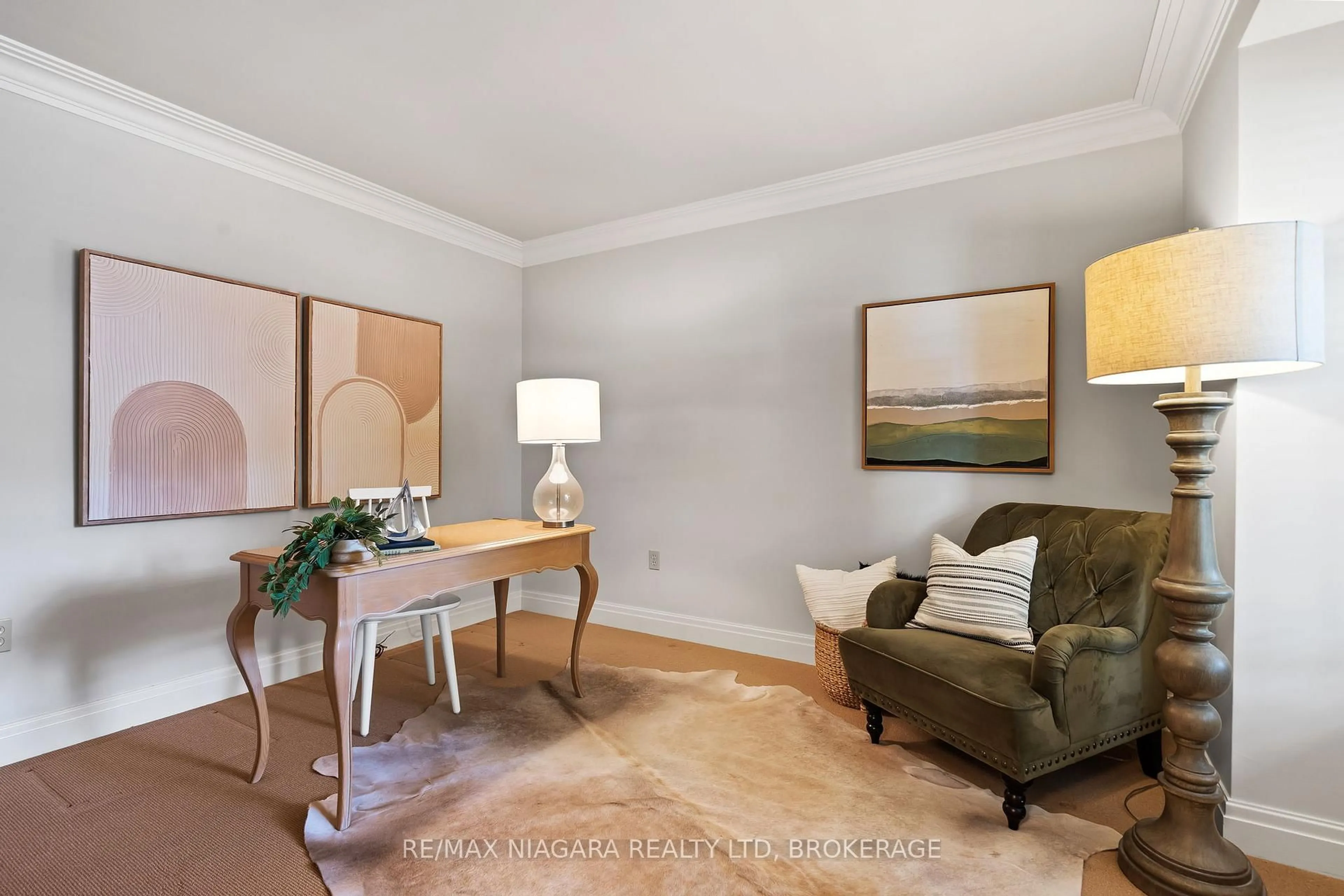 Living room with furniture, unknown for 101 Port Master Dr, St. Catharines Ontario L2N 7H5
