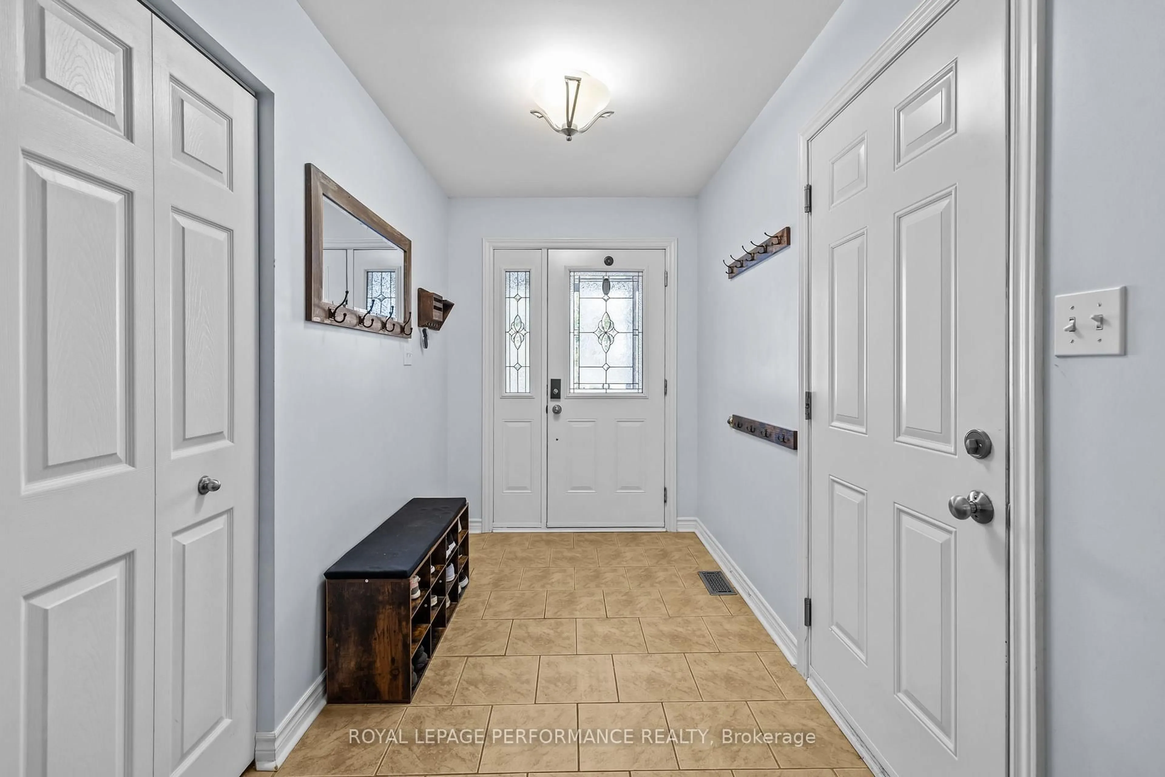 Indoor entryway for 54 Giroux St, The Nation Ontario K0A 2M0