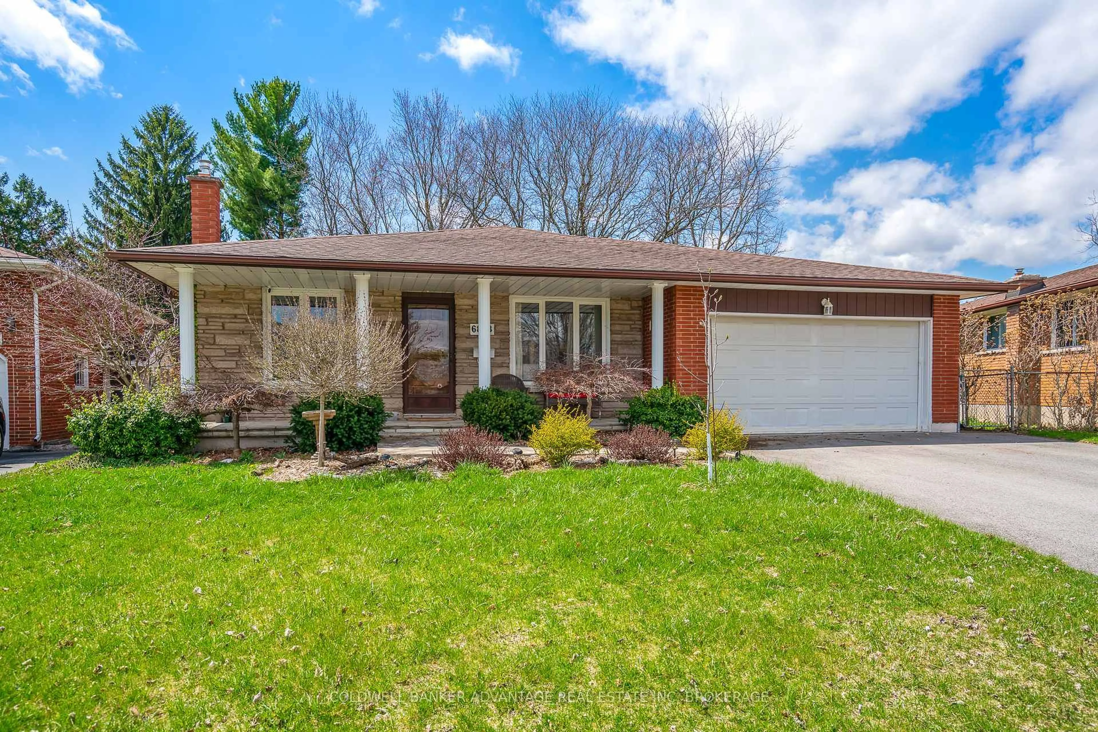 Home with brick exterior material, street for 6808 Corwin Cres, Niagara Falls Ontario L2G 2M7