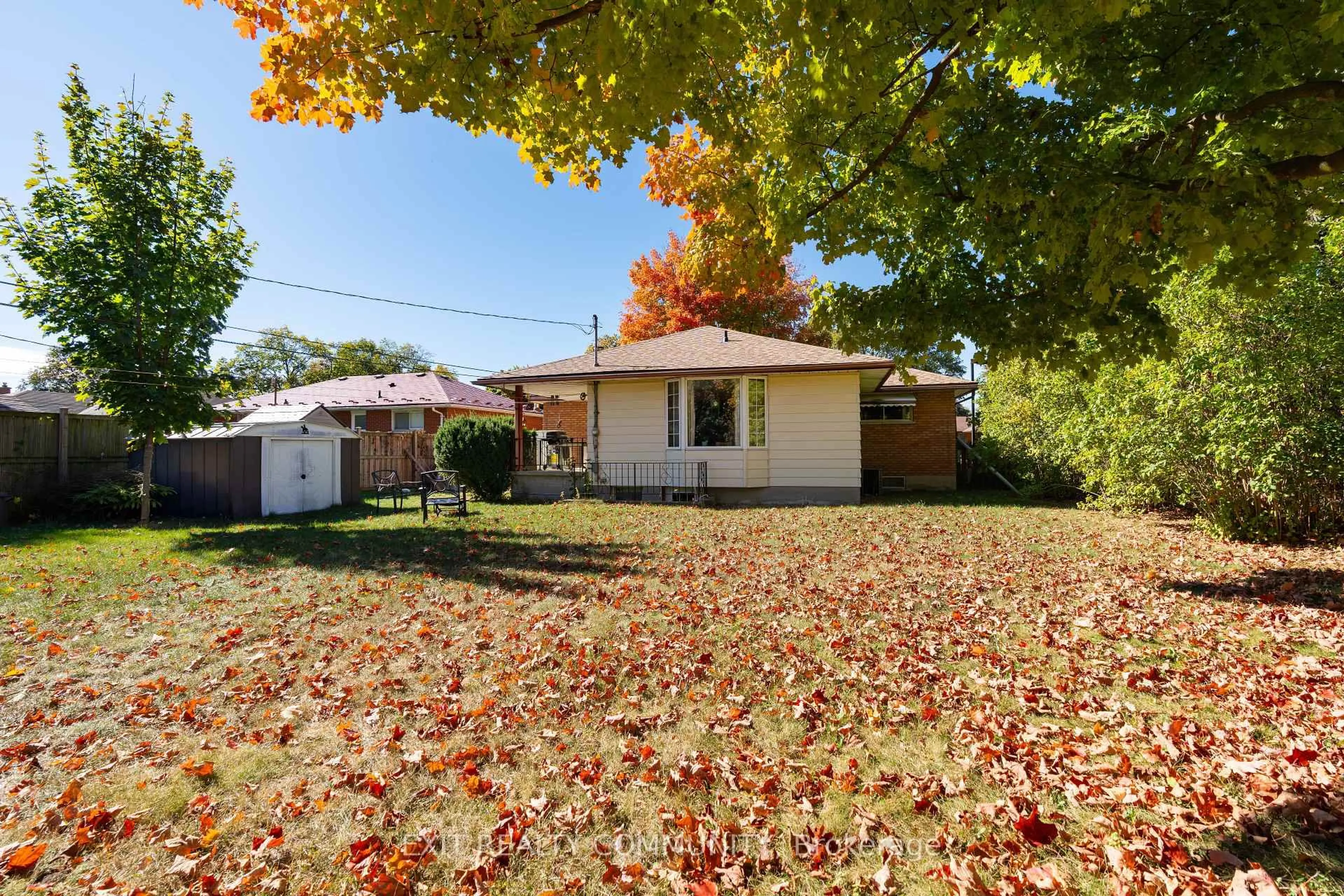 Unknown for 122 Mark St, London East Ontario N5V 2G9