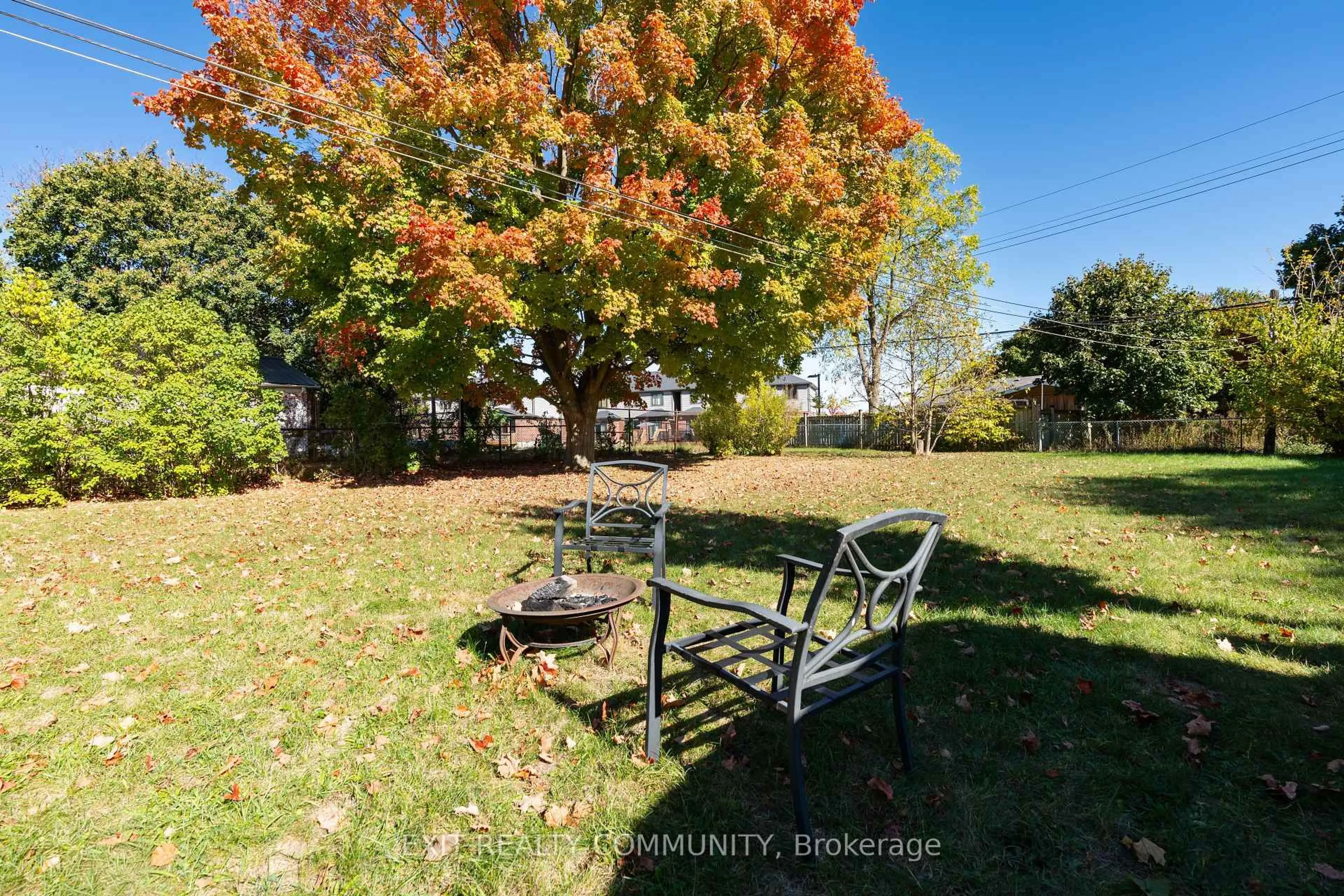 Patio, unknown for 122 Mark St, London East Ontario N5V 2G9