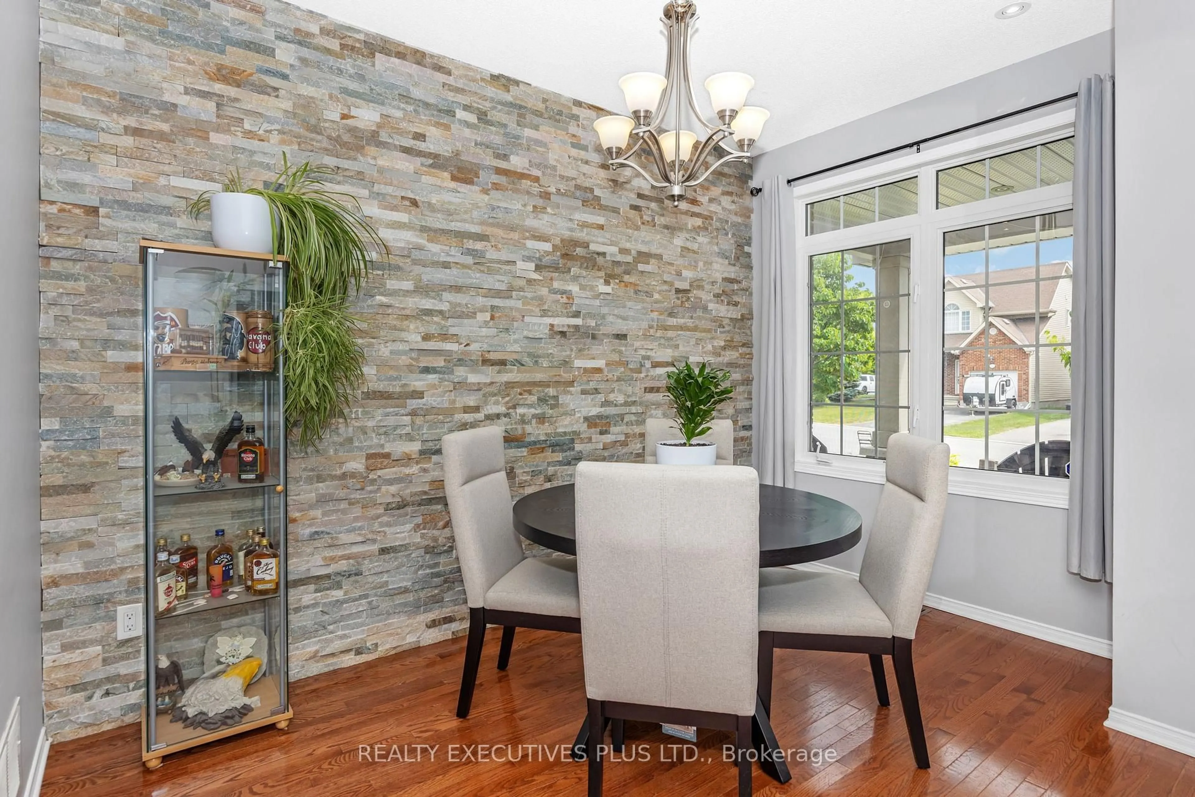 Dining room, ceramic/tile floor for 341 Jasper Cres, Clarence-Rockland Ontario K4K 0C9