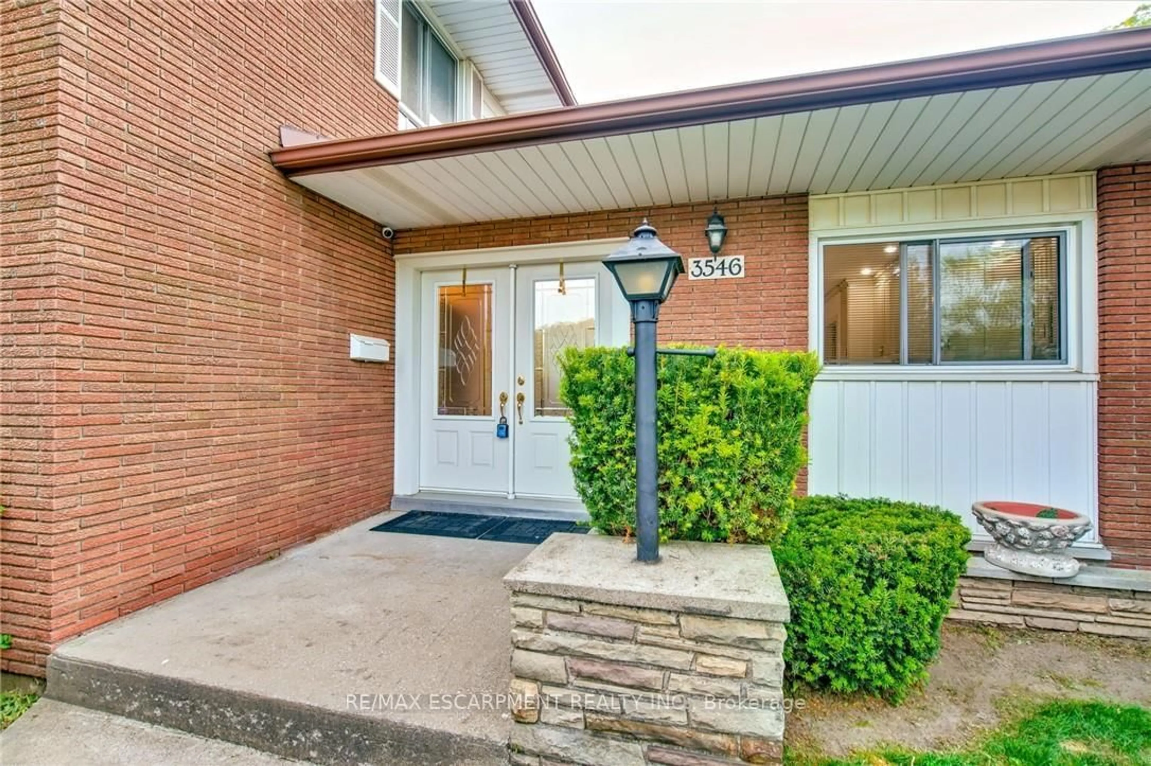 Unknown for 3546 Eton Cres, Niagara Falls Ontario L2J 3B5