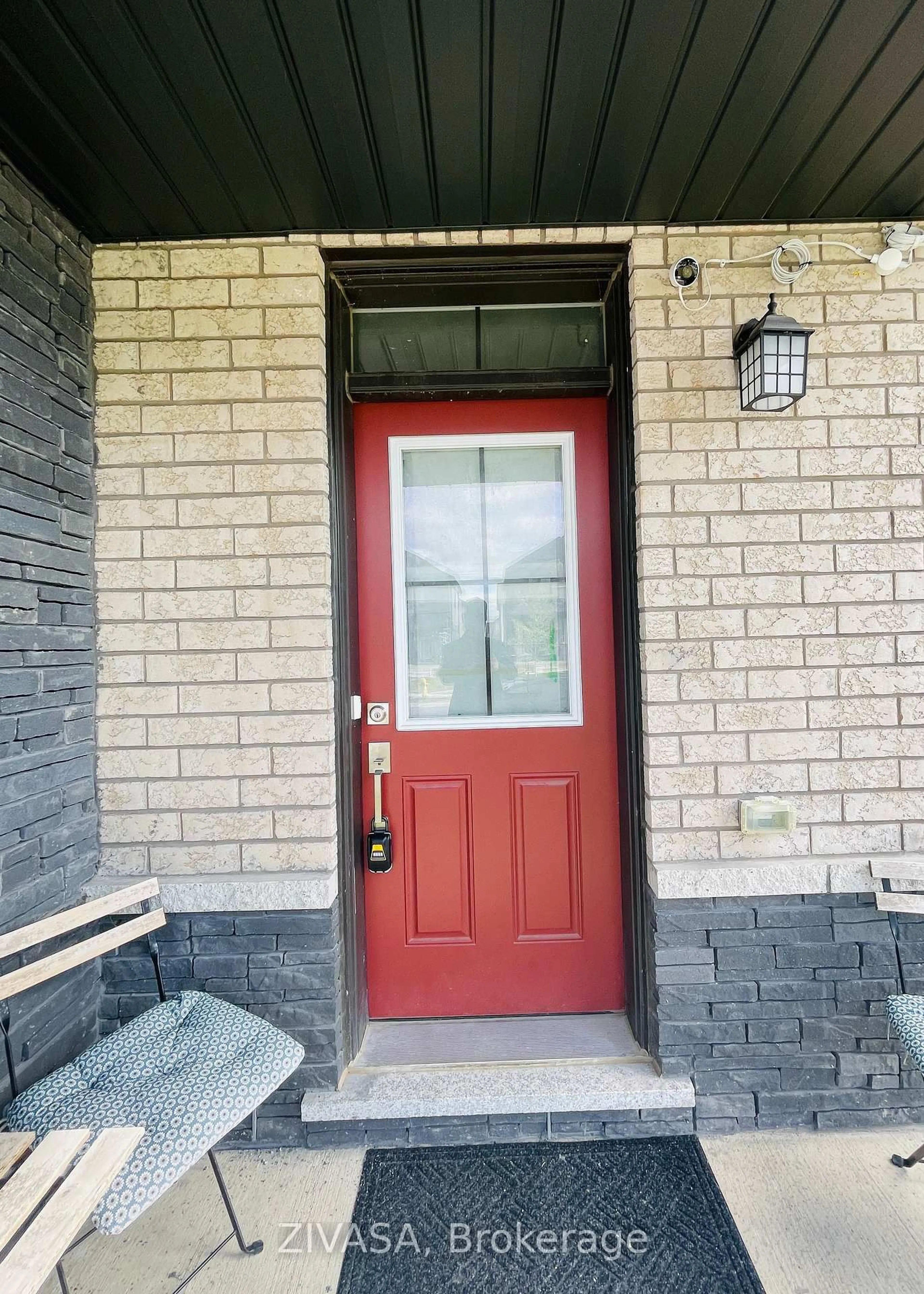 Indoor entryway for 40 Sun Haven Lane, Thorold Ontario L2V 0K6