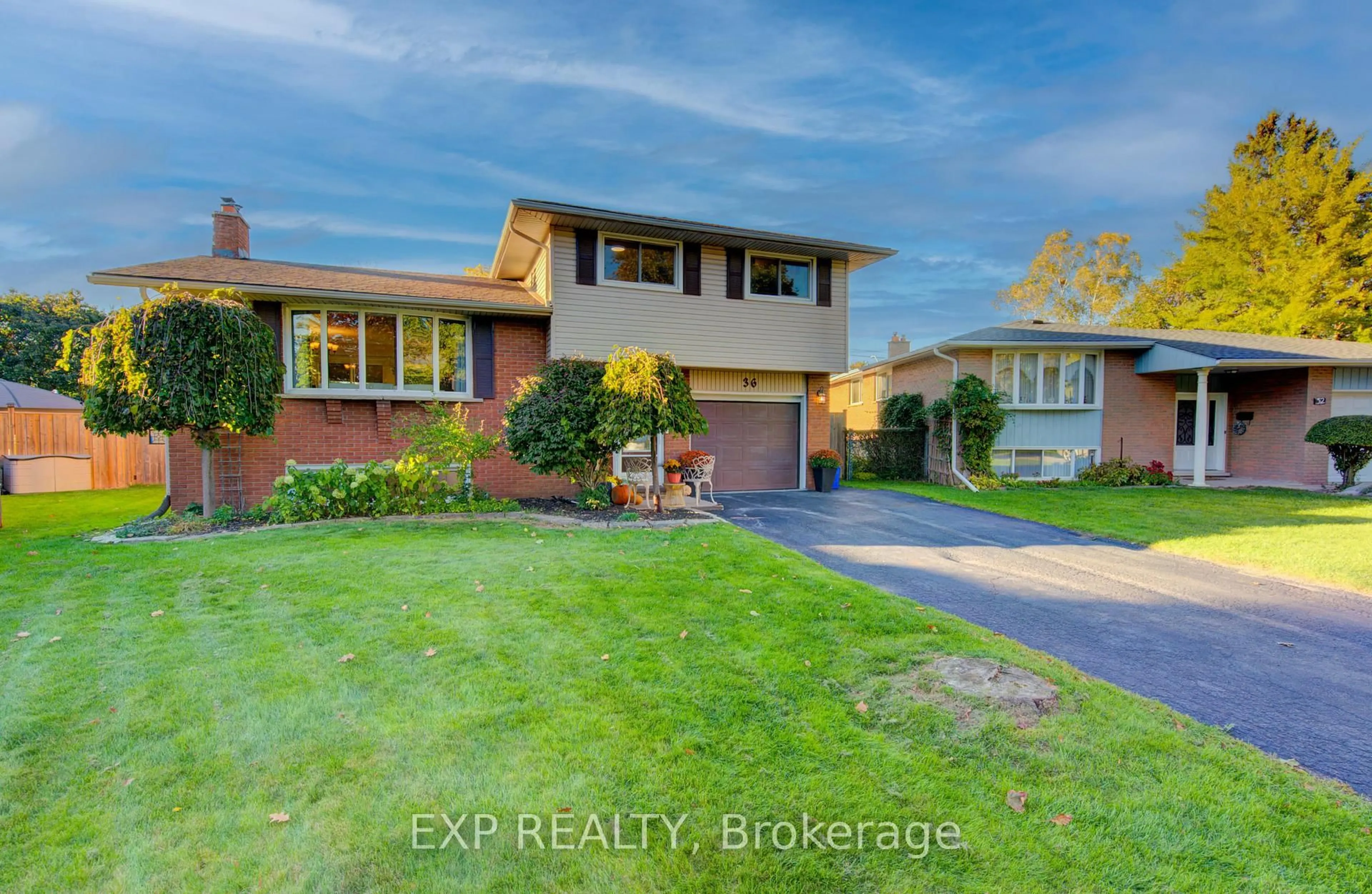 Home with brick exterior material, street for 36 Blackfriars Pl, Kitchener Ontario N2A 1M5