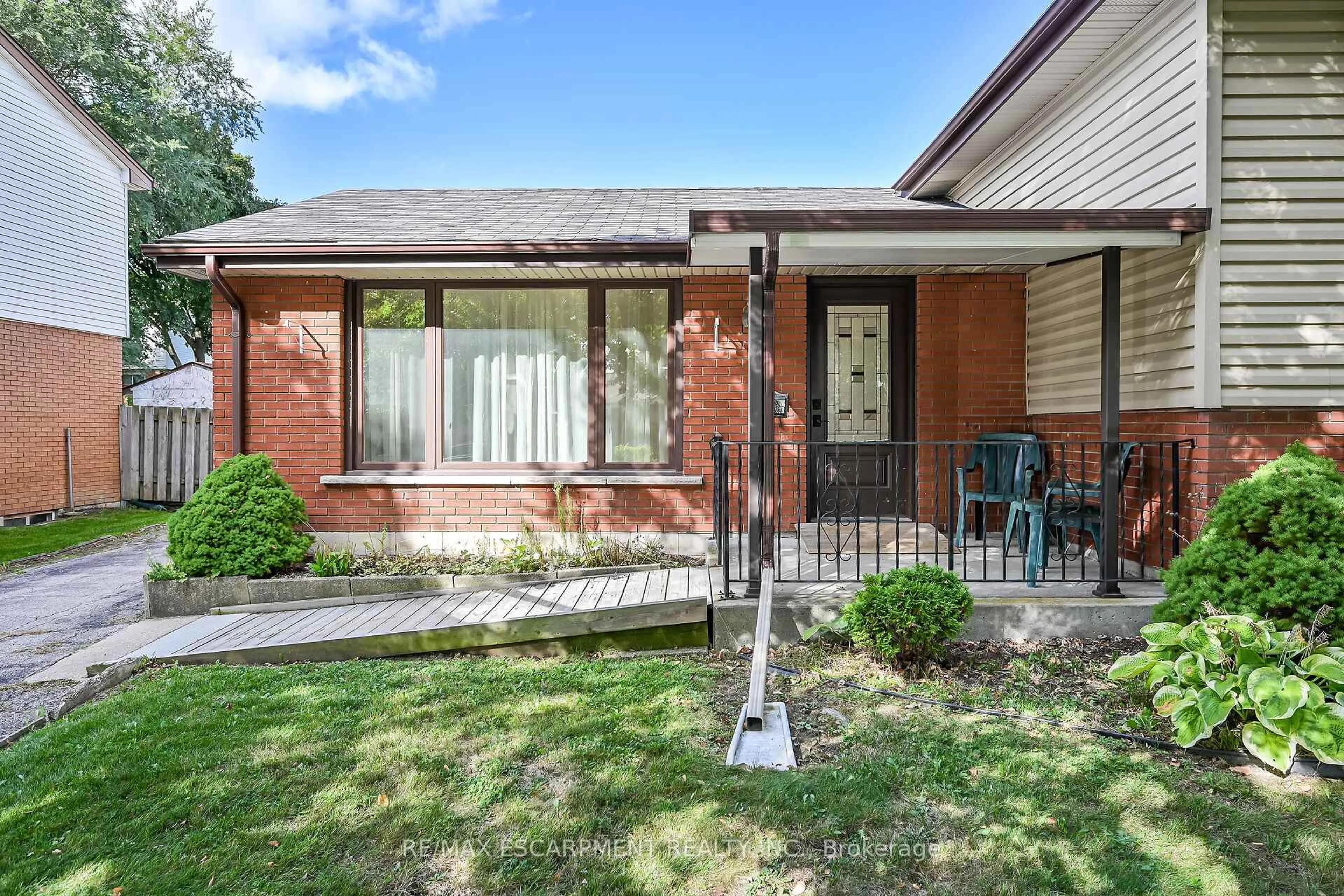 Home with brick exterior material, street for 6 Kirkland Ave, Hamilton Ontario L8V 3V9