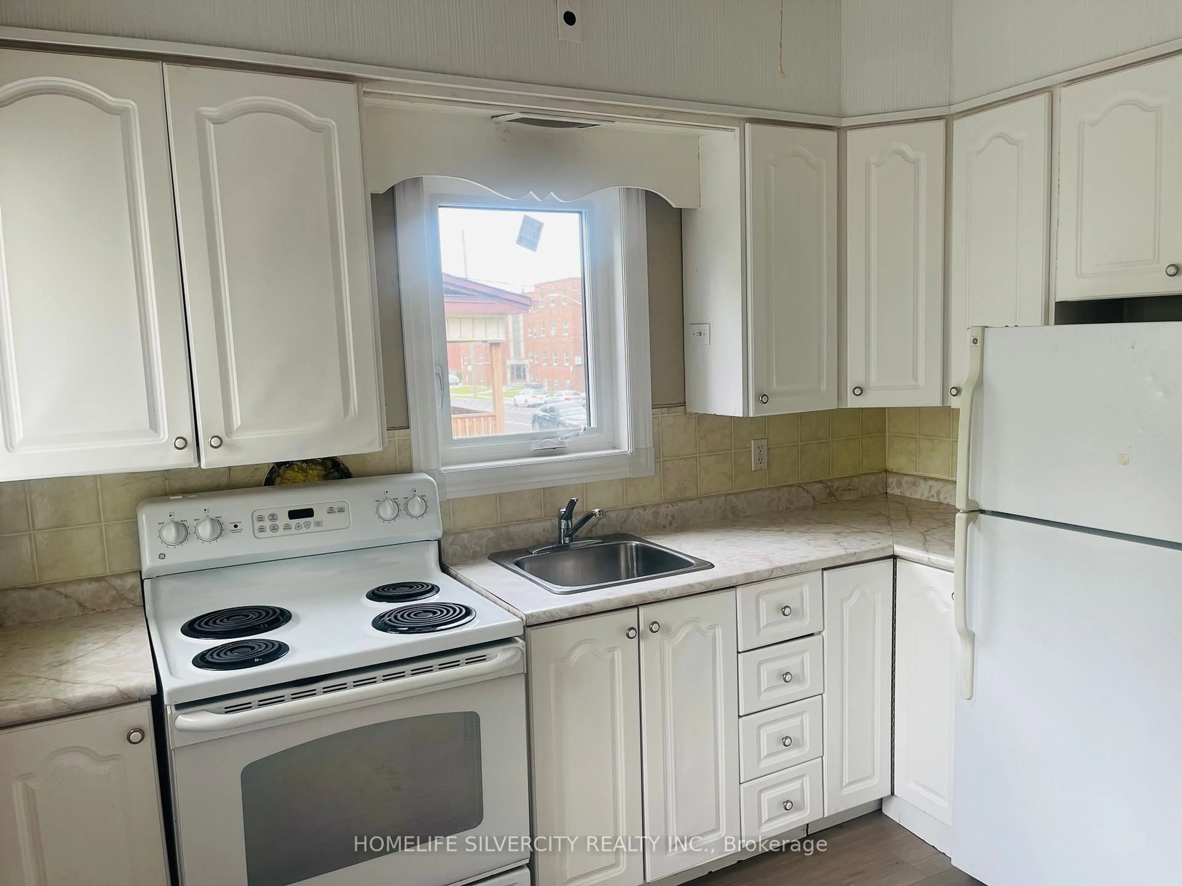 Standard kitchen, unknown for 435 Aberdeen Ave, Hamilton Ontario L8P 2S4