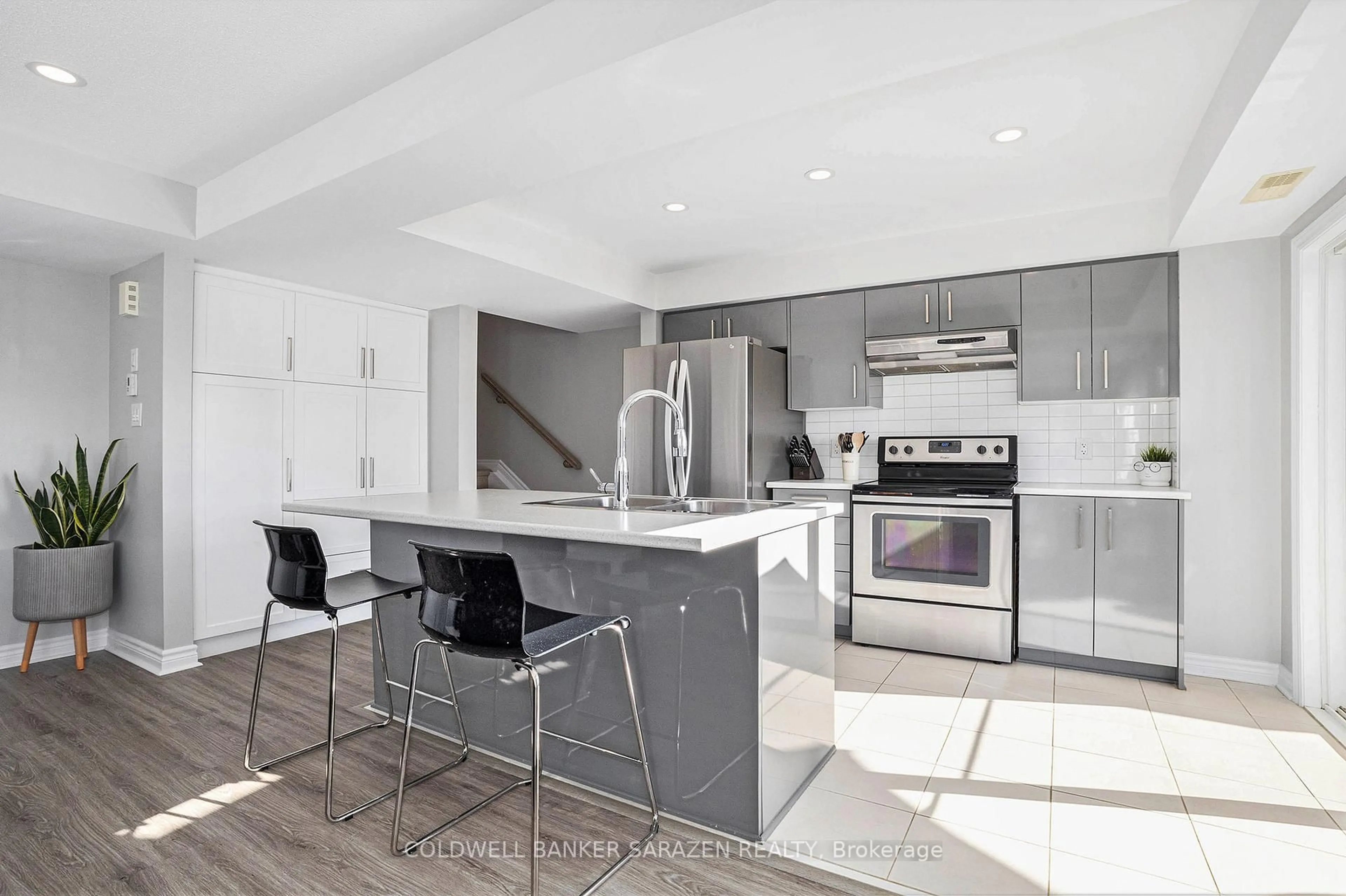 Open concept kitchen, unknown for 302 Des Tilleuls Private #B, Ottawa Ontario K4A 1B7