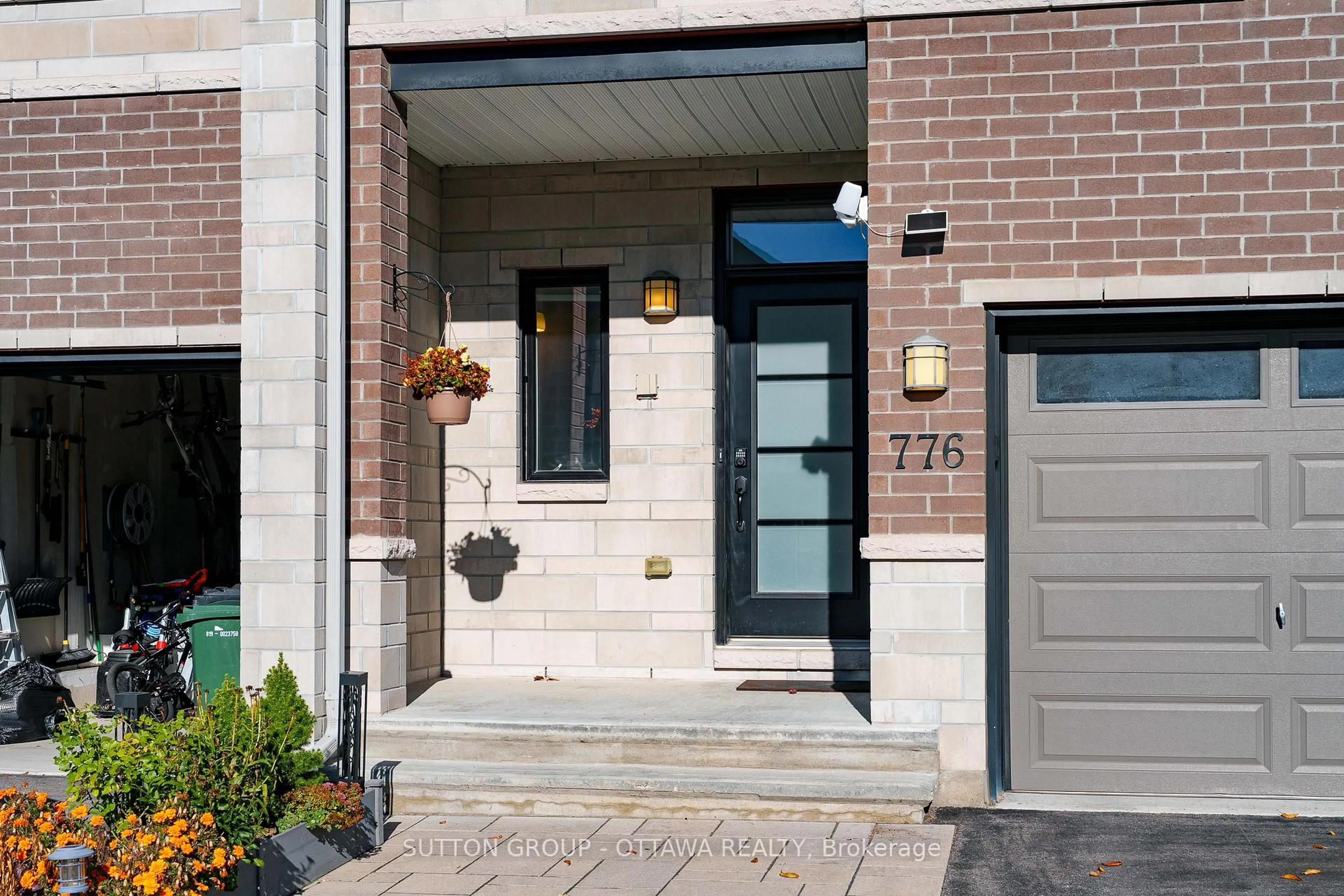 Home with brick exterior material, street for 776 Carnelian Cres, Ottawa Ontario K1X 0A8