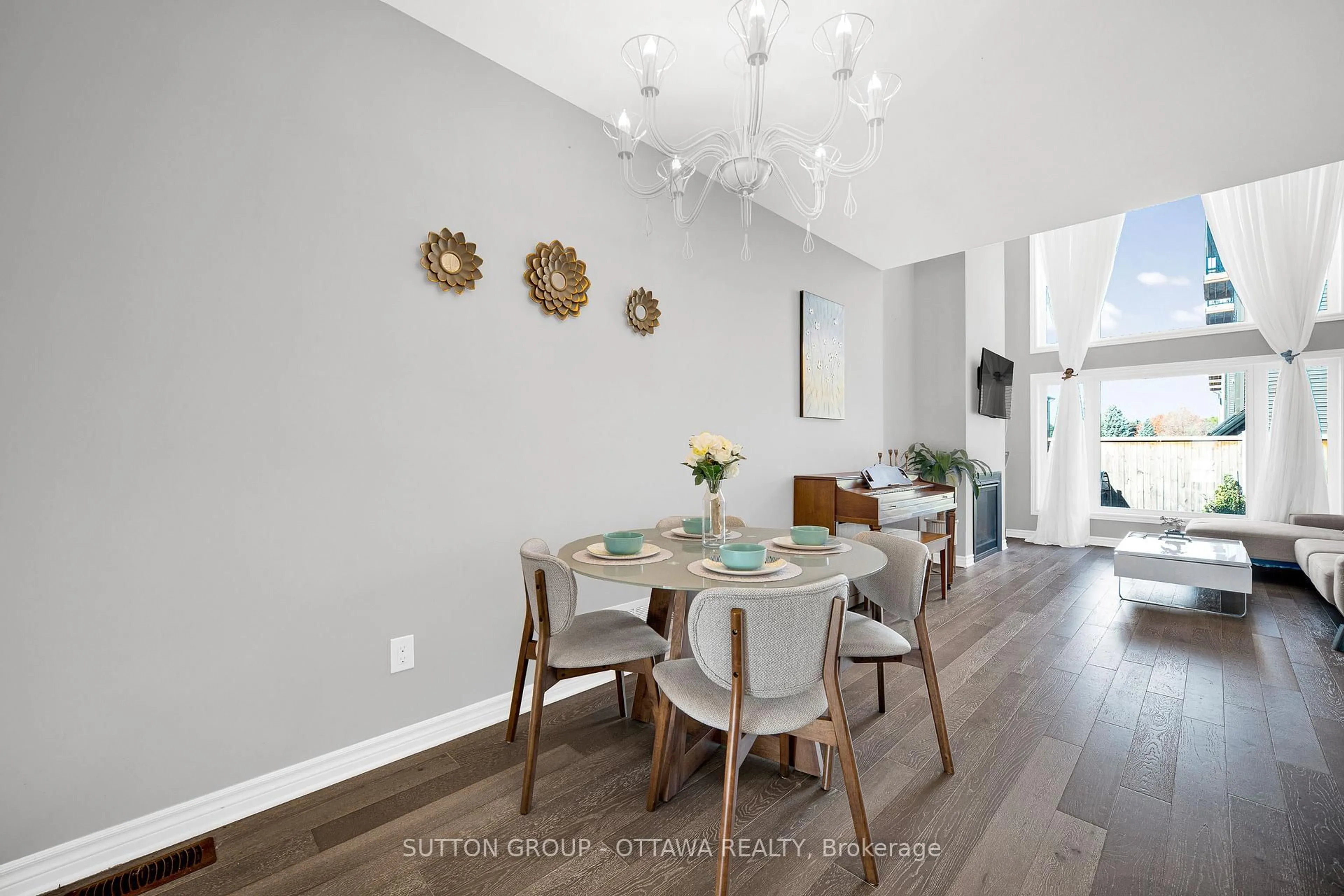 Dining room, unknown for 776 Carnelian Cres, Ottawa Ontario K1X 0A8