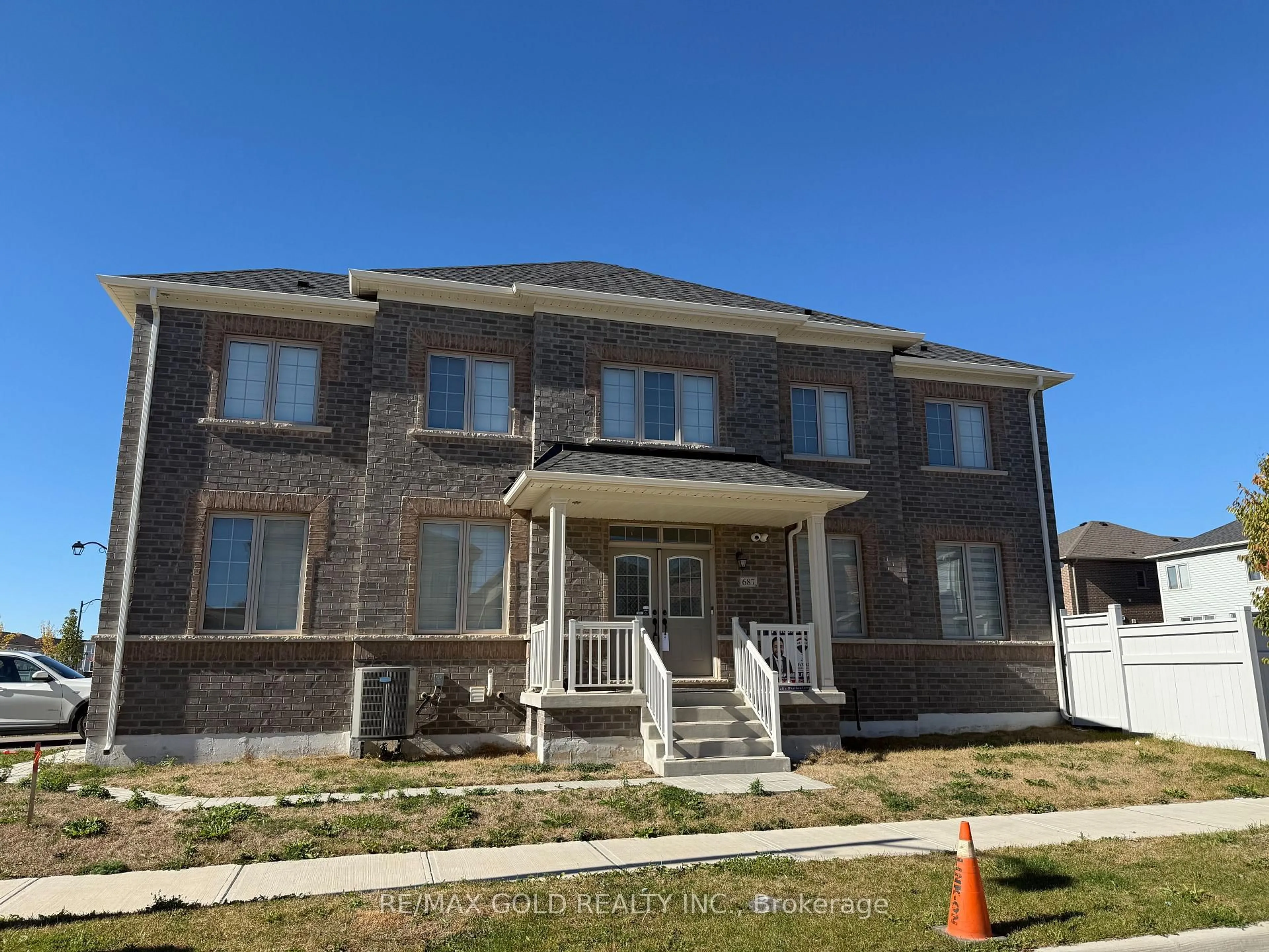 Home with brick exterior material, building for 687 Anishinaabe Dr, Shelburne Ontario L6V 3Y5