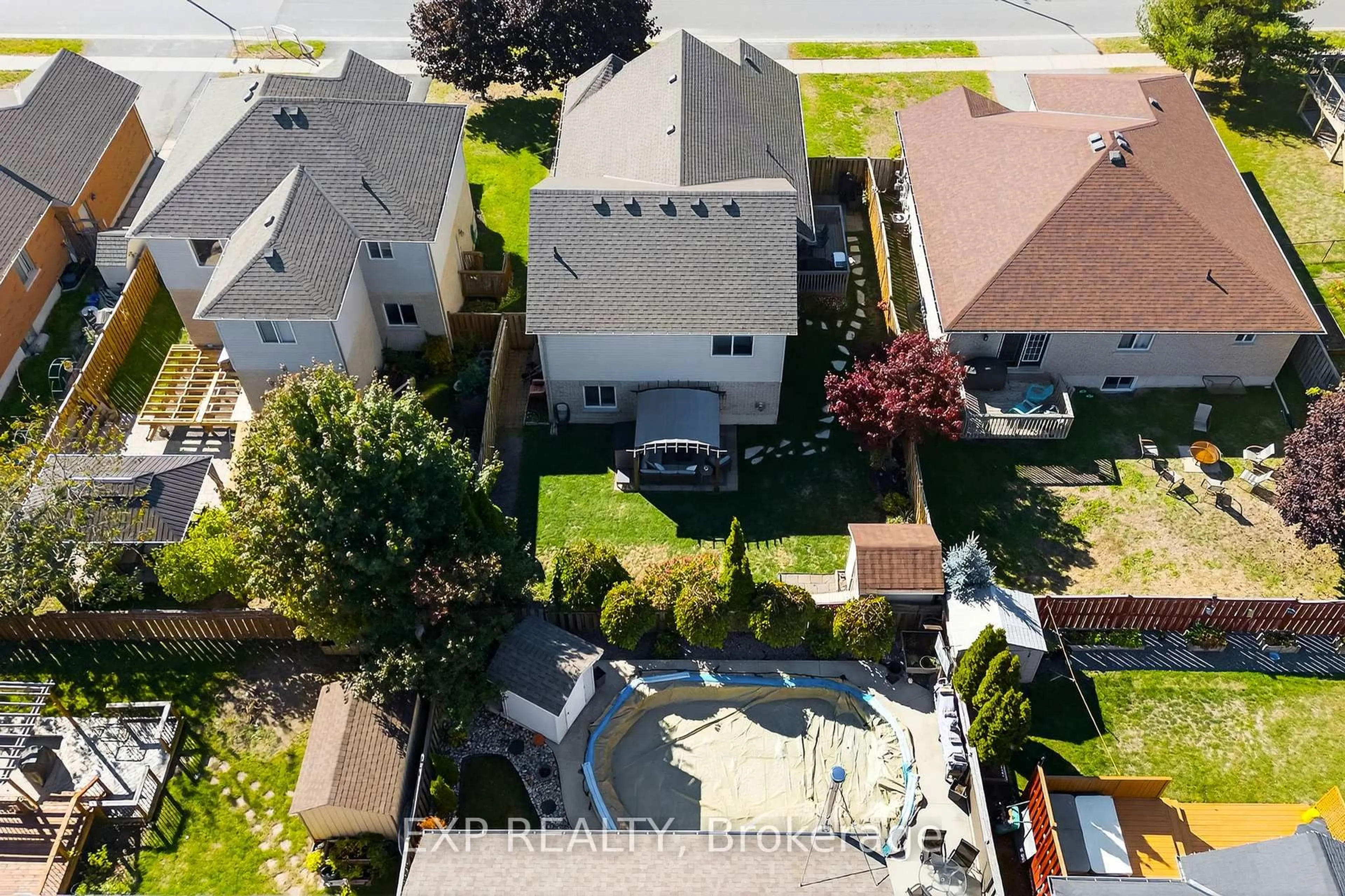 A pic from outside/outdoor area/front of a property/back of a property/a pic from drone, street for 7 Gardiner St, Belleville Ontario K8N 0L8