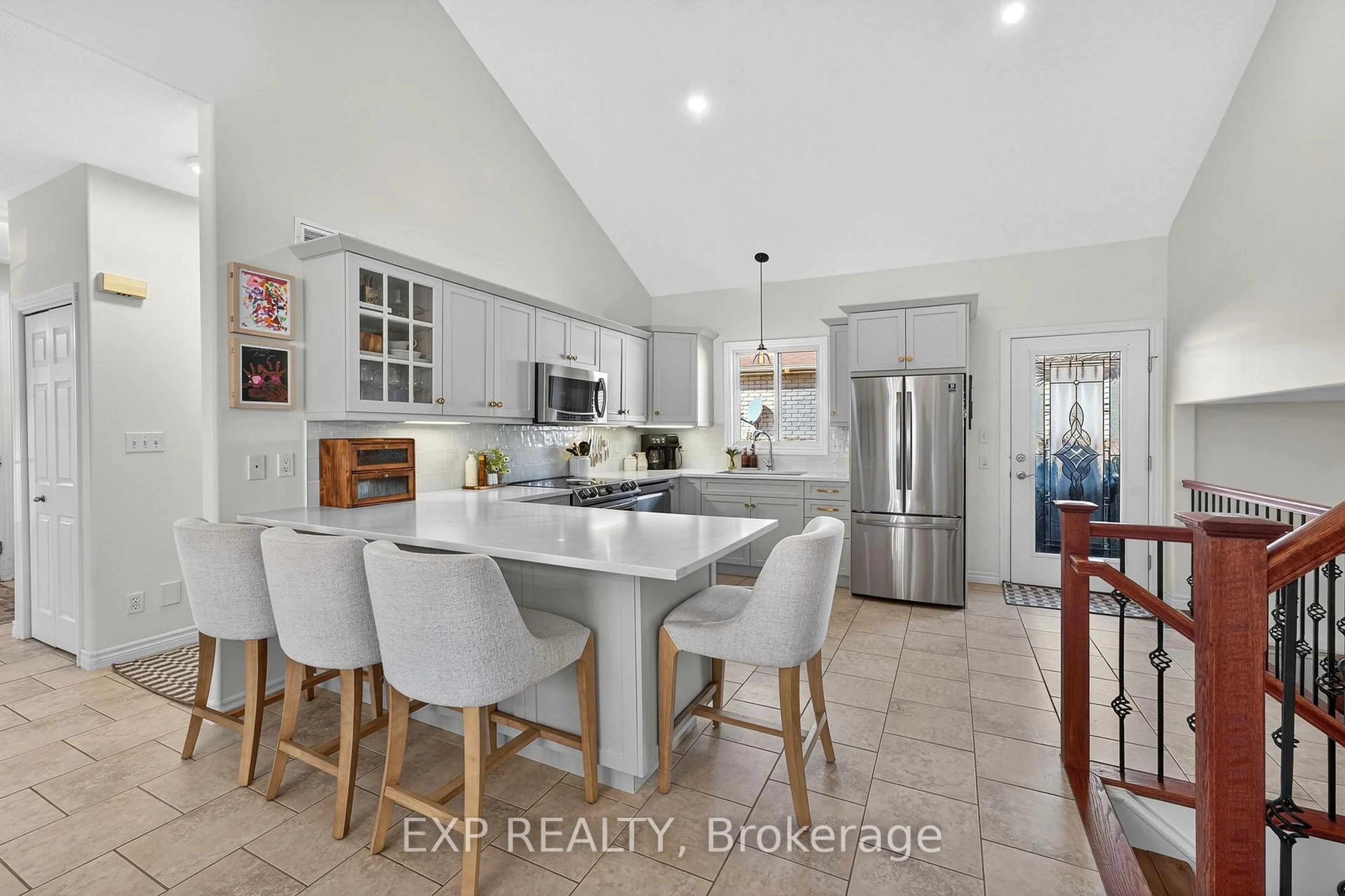 Open concept kitchen, ceramic/tile floor for 7 Gardiner St, Belleville Ontario K8N 0L8