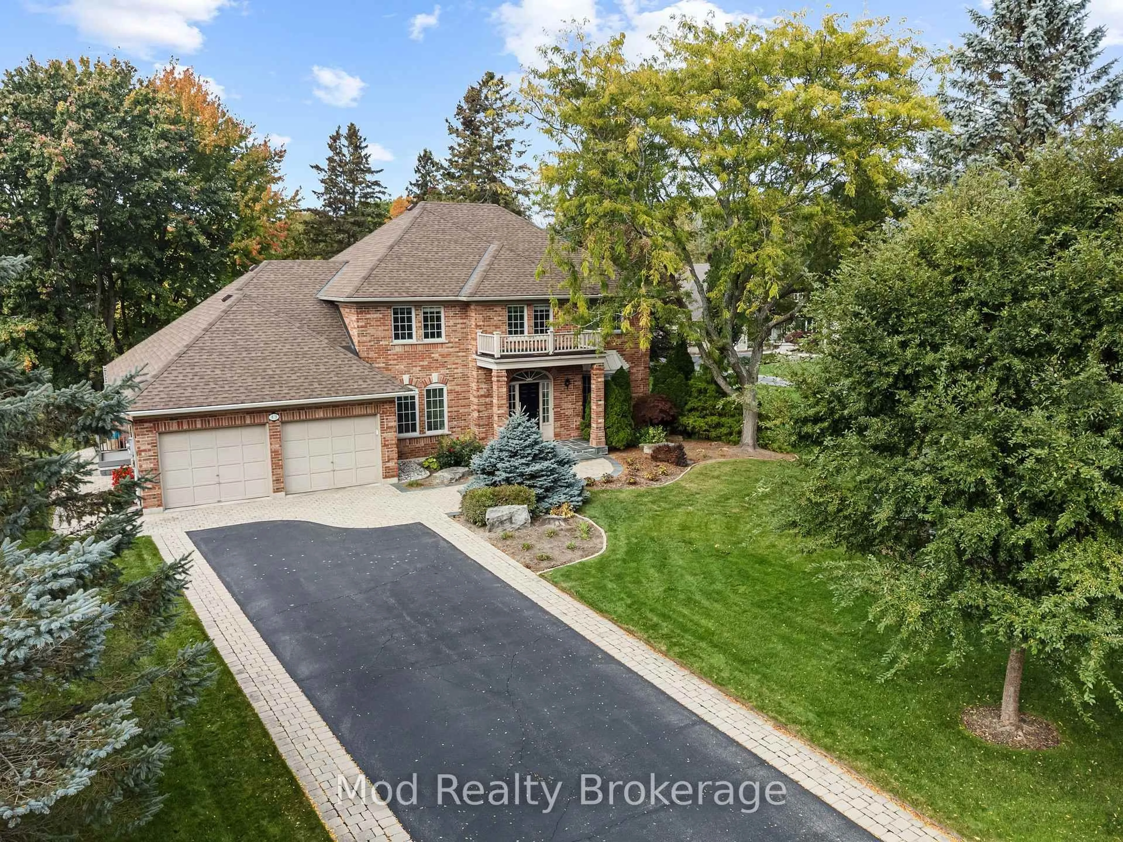 A pic from outside/outdoor area/front of a property/back of a property/a pic from drone, street for 43 Butterfly Crt, Hamilton Ontario L0R 1H1