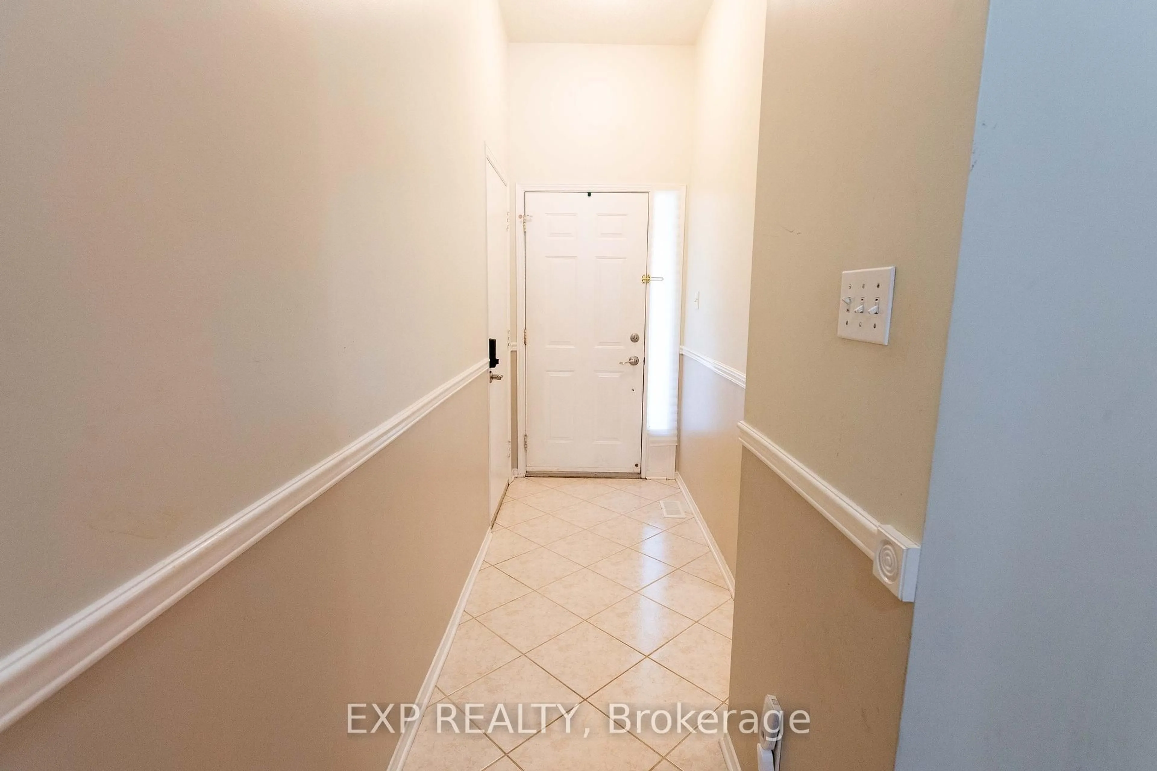 Indoor entryway for 54 Sheppard's Glen Ave, Ottawa Ontario K2M 2M9