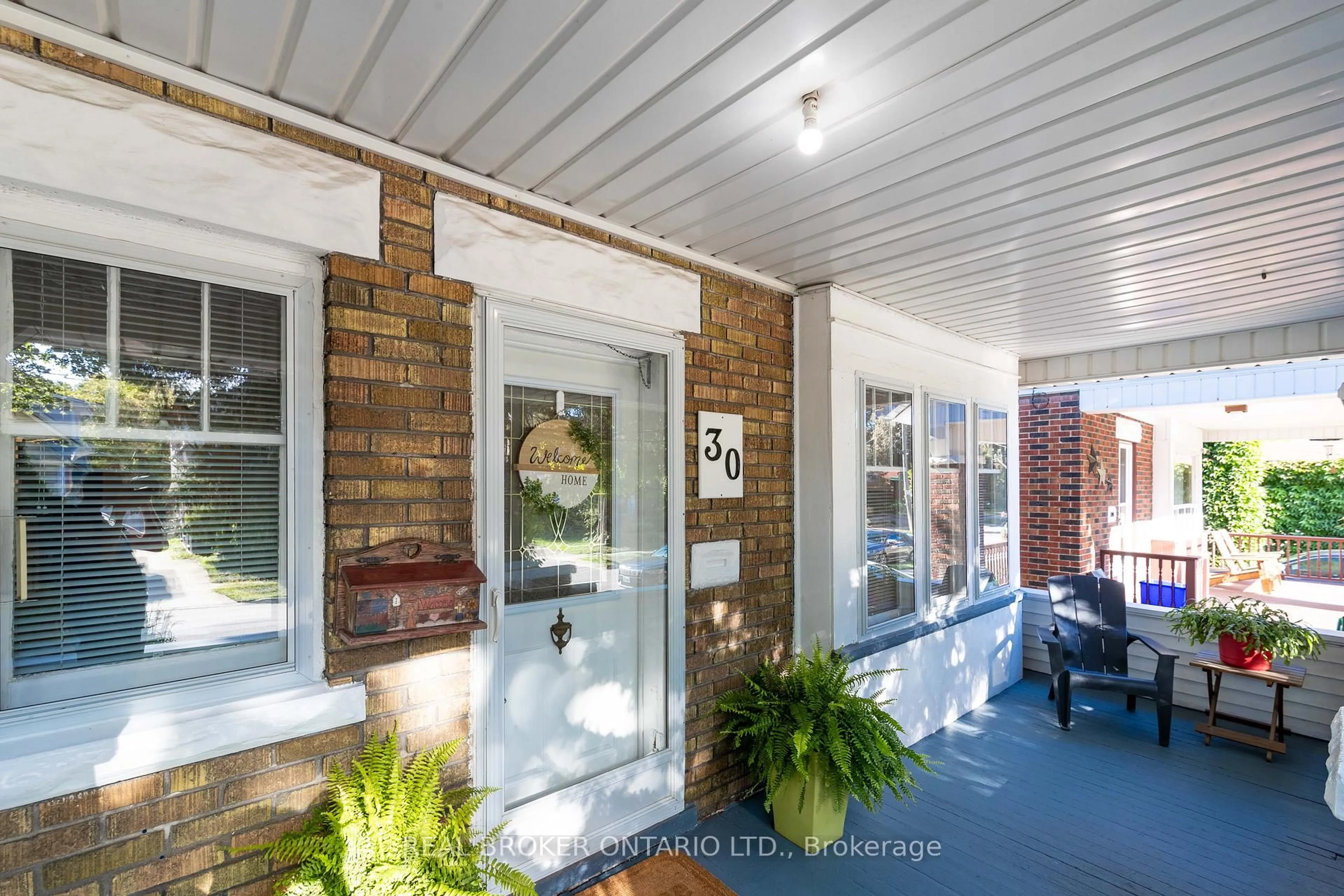 Indoor entryway for 30 Troy St, Kitchener Ontario N2H 1L8