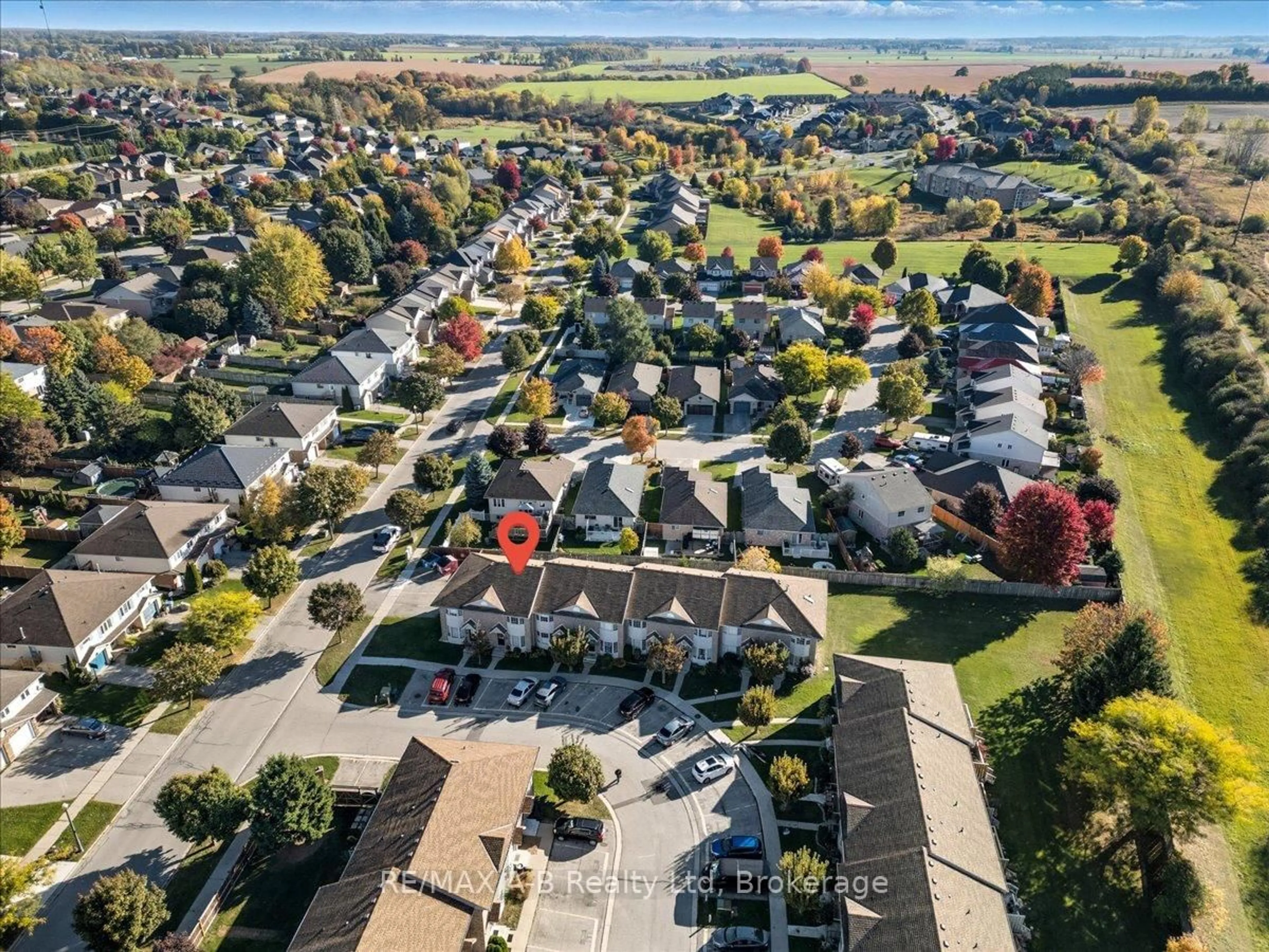 A pic from outside/outdoor area/front of a property/back of a property/a pic from drone, street for 20 Southvale Rd #27, St. Marys Ontario N4A 1E9