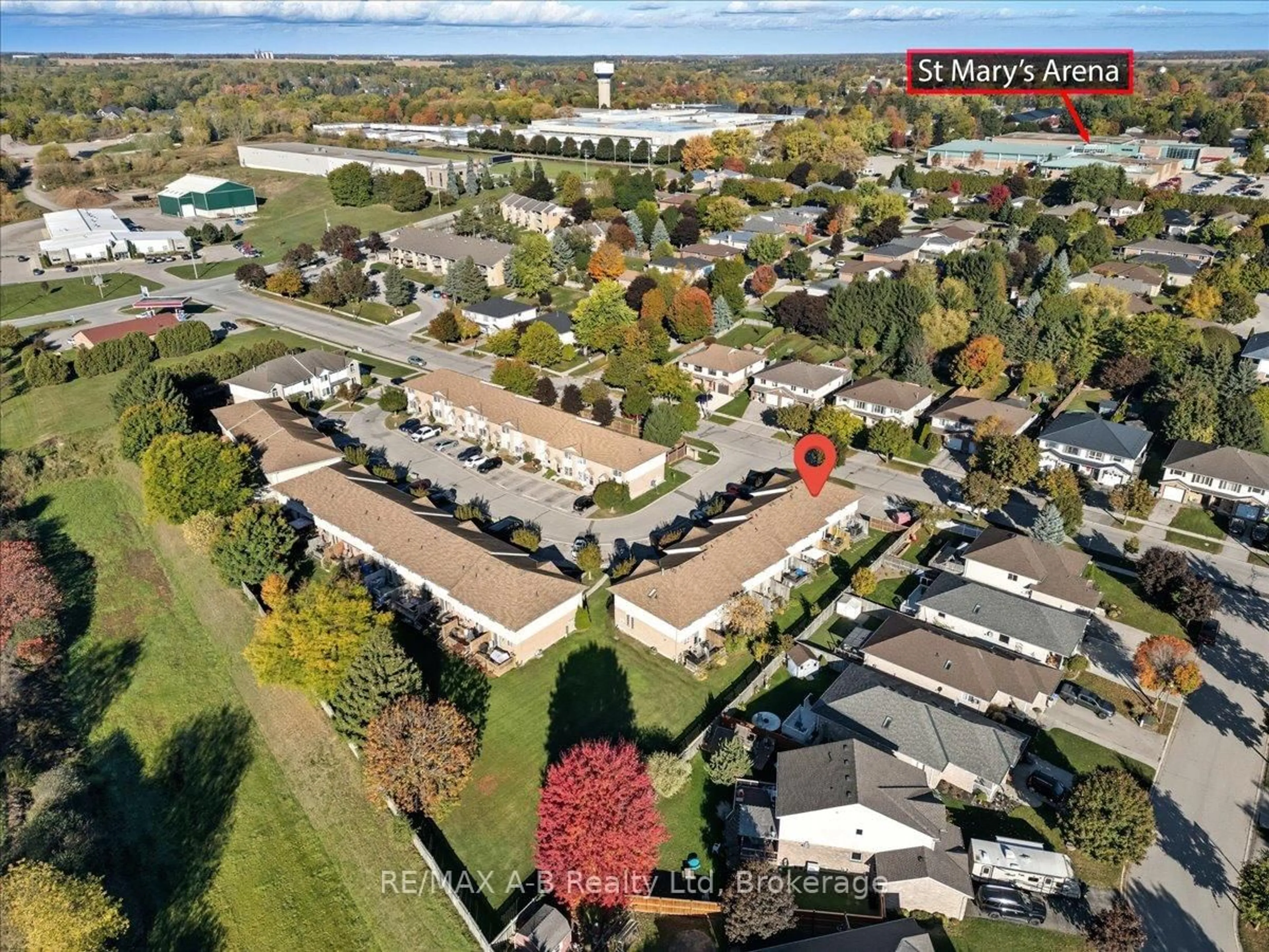 A pic from outside/outdoor area/front of a property/back of a property/a pic from drone, street for 20 Southvale Rd #27, St. Marys Ontario N4A 1E9