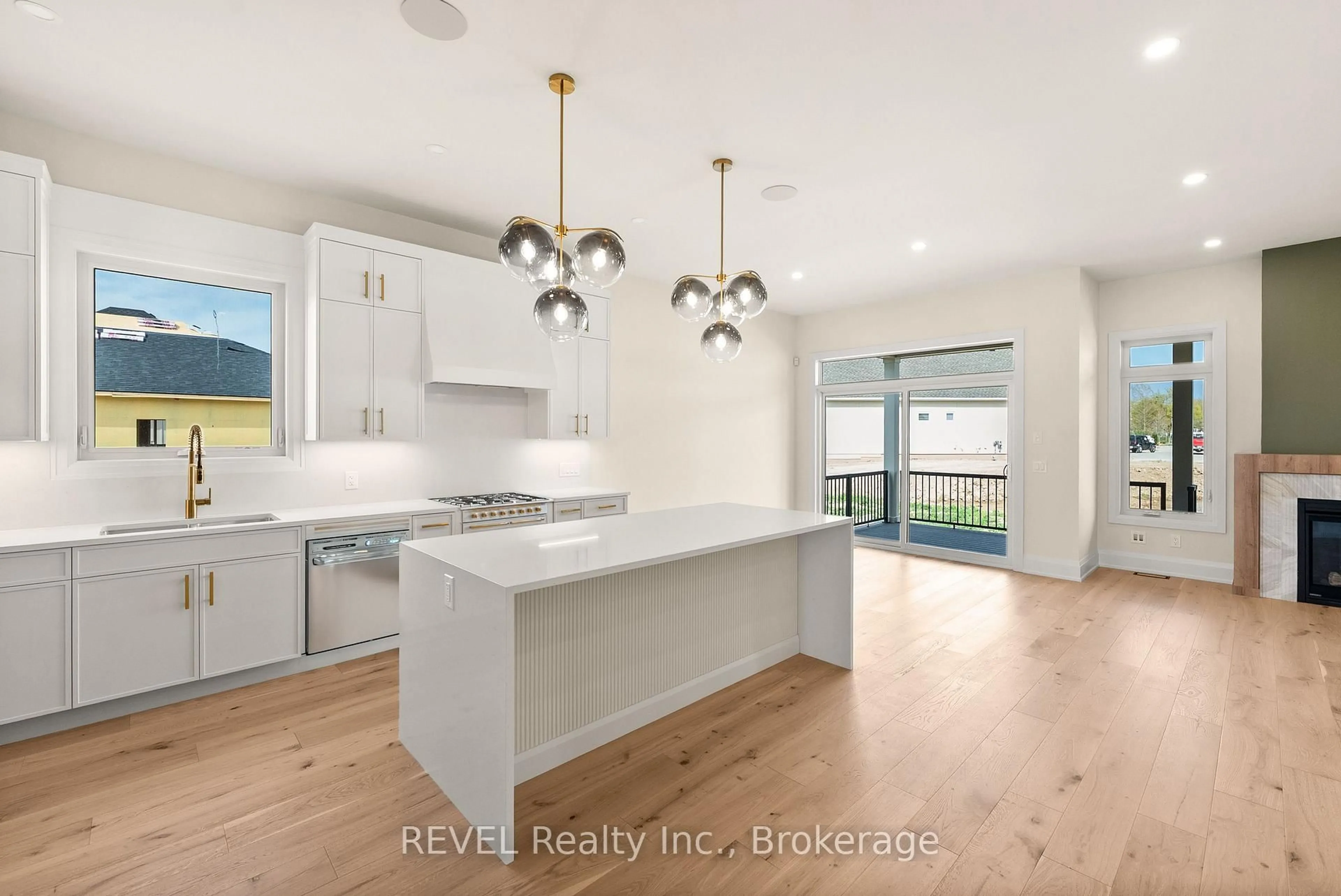 Open concept kitchen, ceramic/tile floor for 15 Oakley Dr, Niagara-on-the-Lake Ontario L0S 1J0