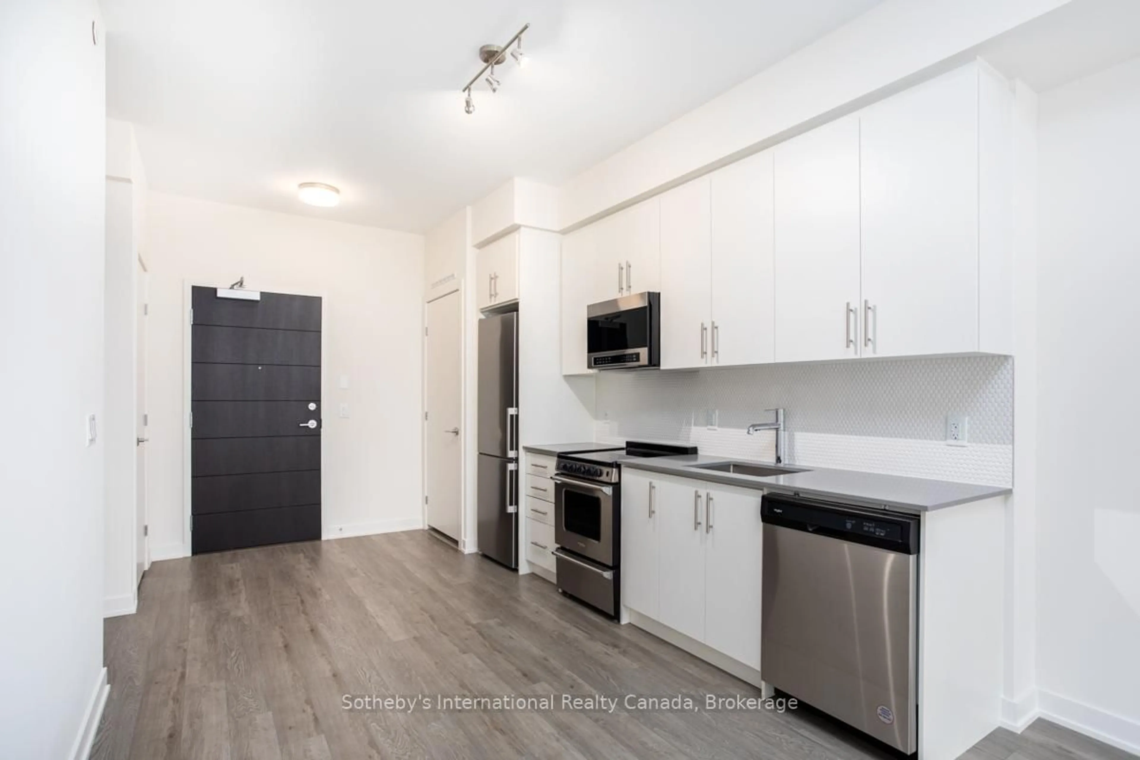 Standard kitchen, unknown for 212 King William St #308, Hamilton Ontario L8R 0A7