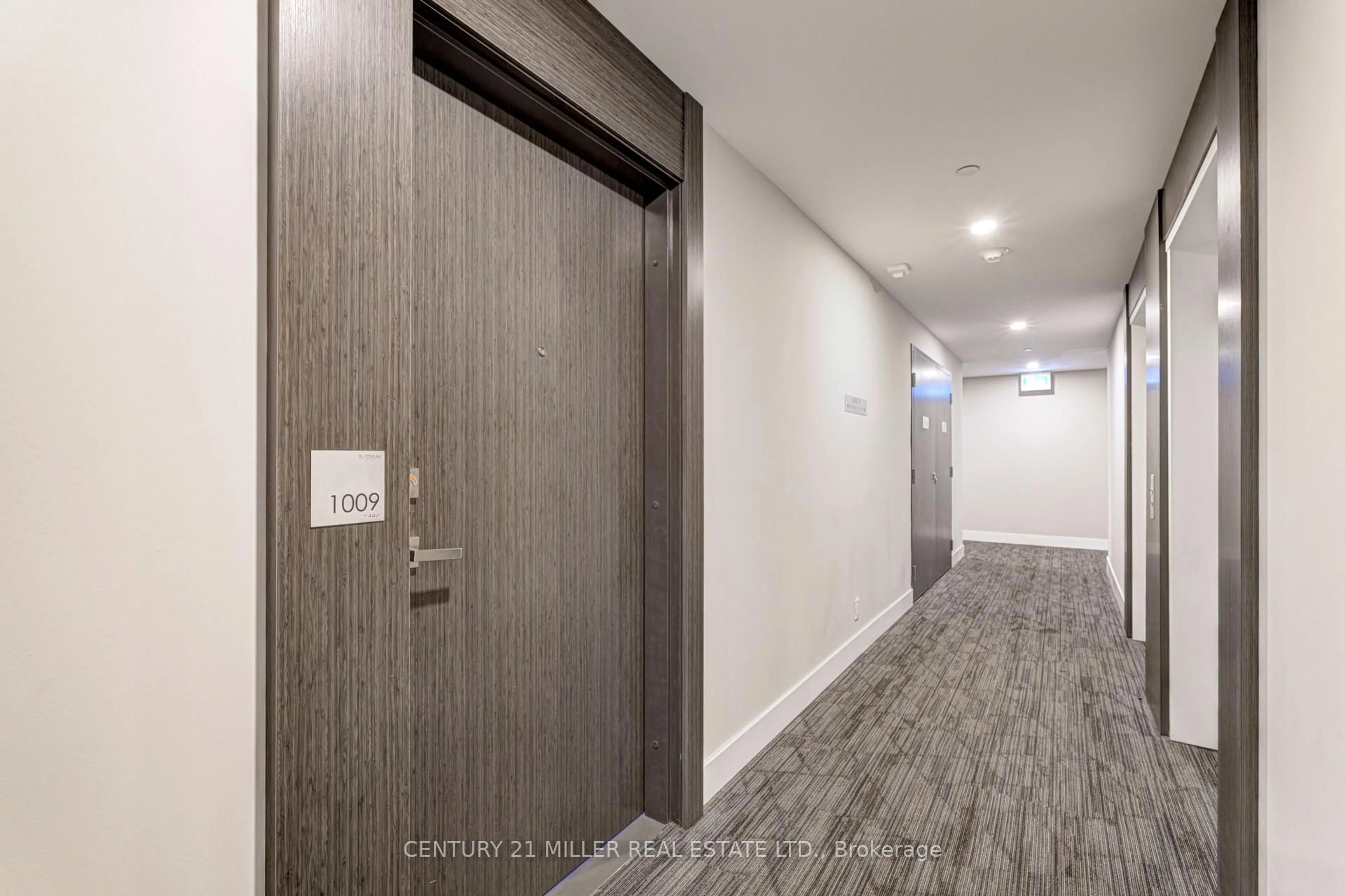 Indoor foyer for 15 Queen . St #1009, Hamilton Ontario L8P 0C6
