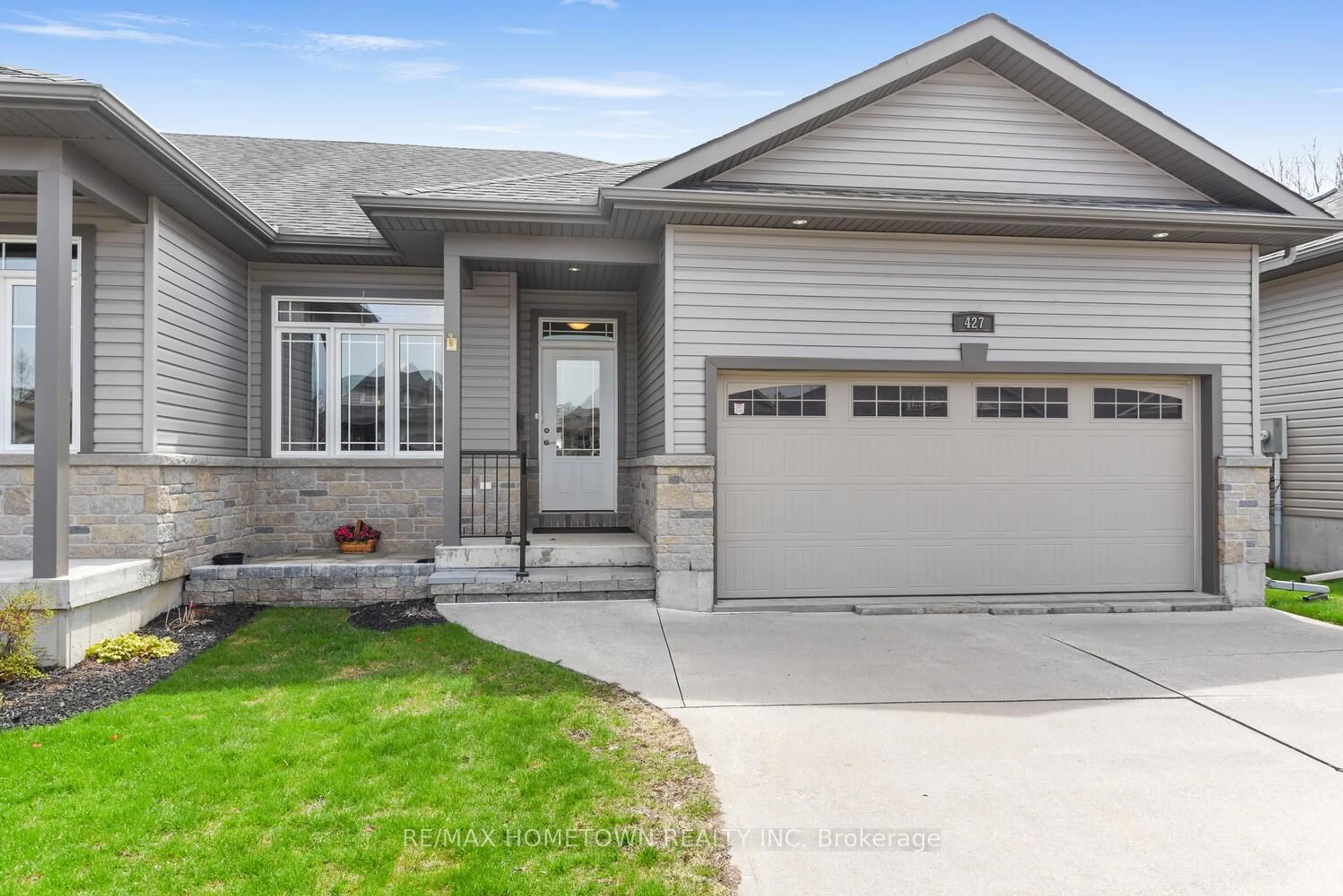 Home with vinyl exterior material, street for 427 Brock St, Brockville Ontario K6V 7H9