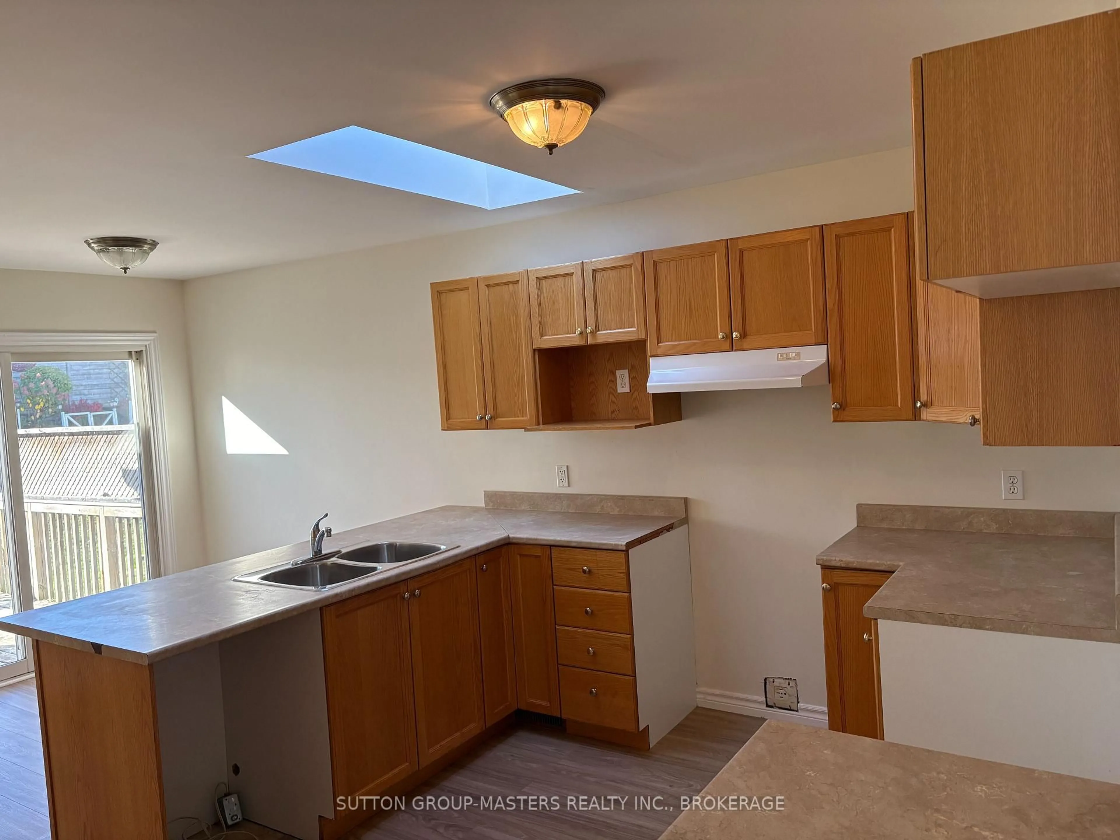 Standard kitchen, unknown for 365 Boxwood St, Kingston Ontario K7M 9C3