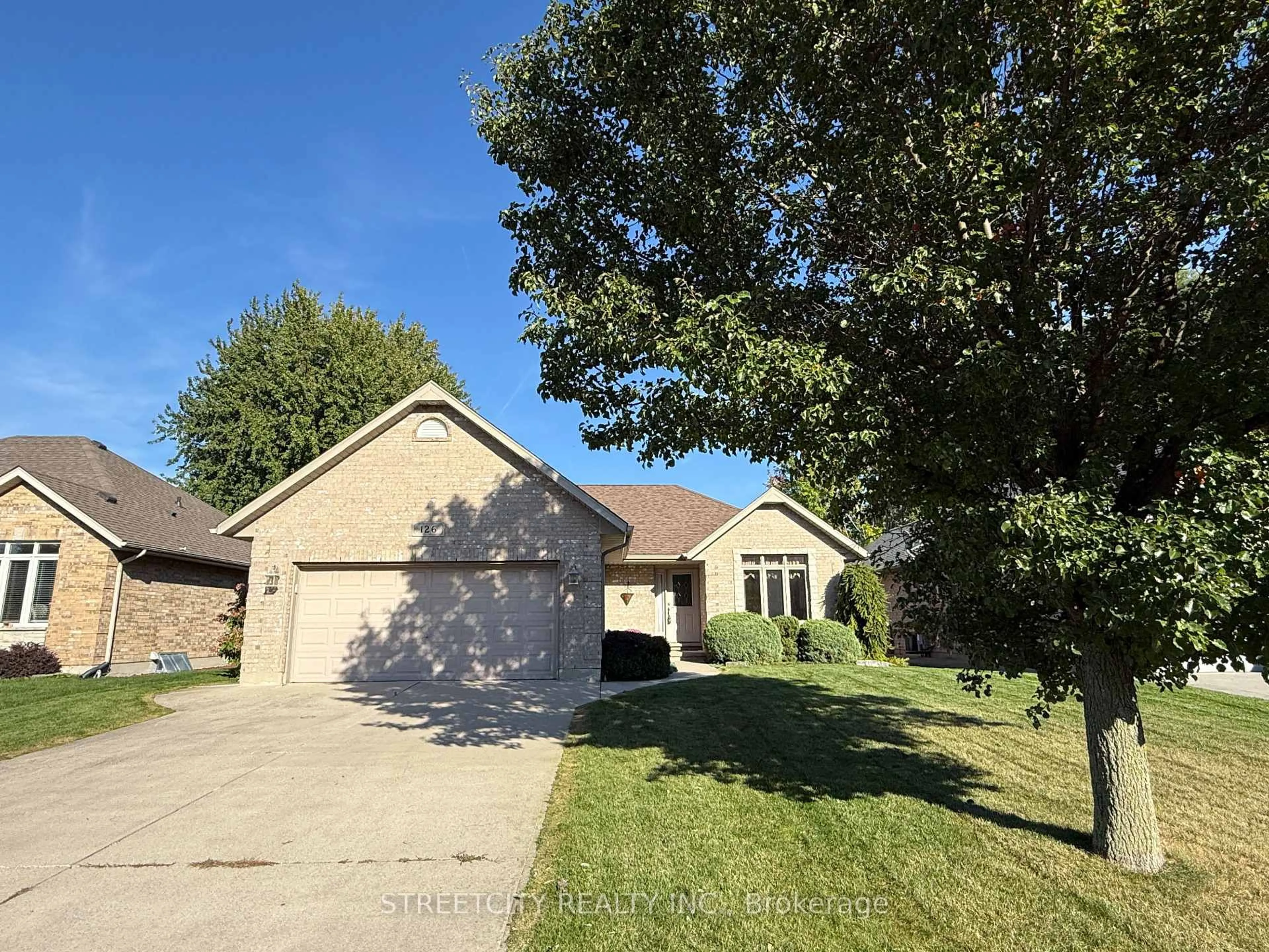 A pic from outside/outdoor area/front of a property/back of a property/a pic from drone, street for 126 STATHIS Blvd, Sarnia Ontario N7S 5T5