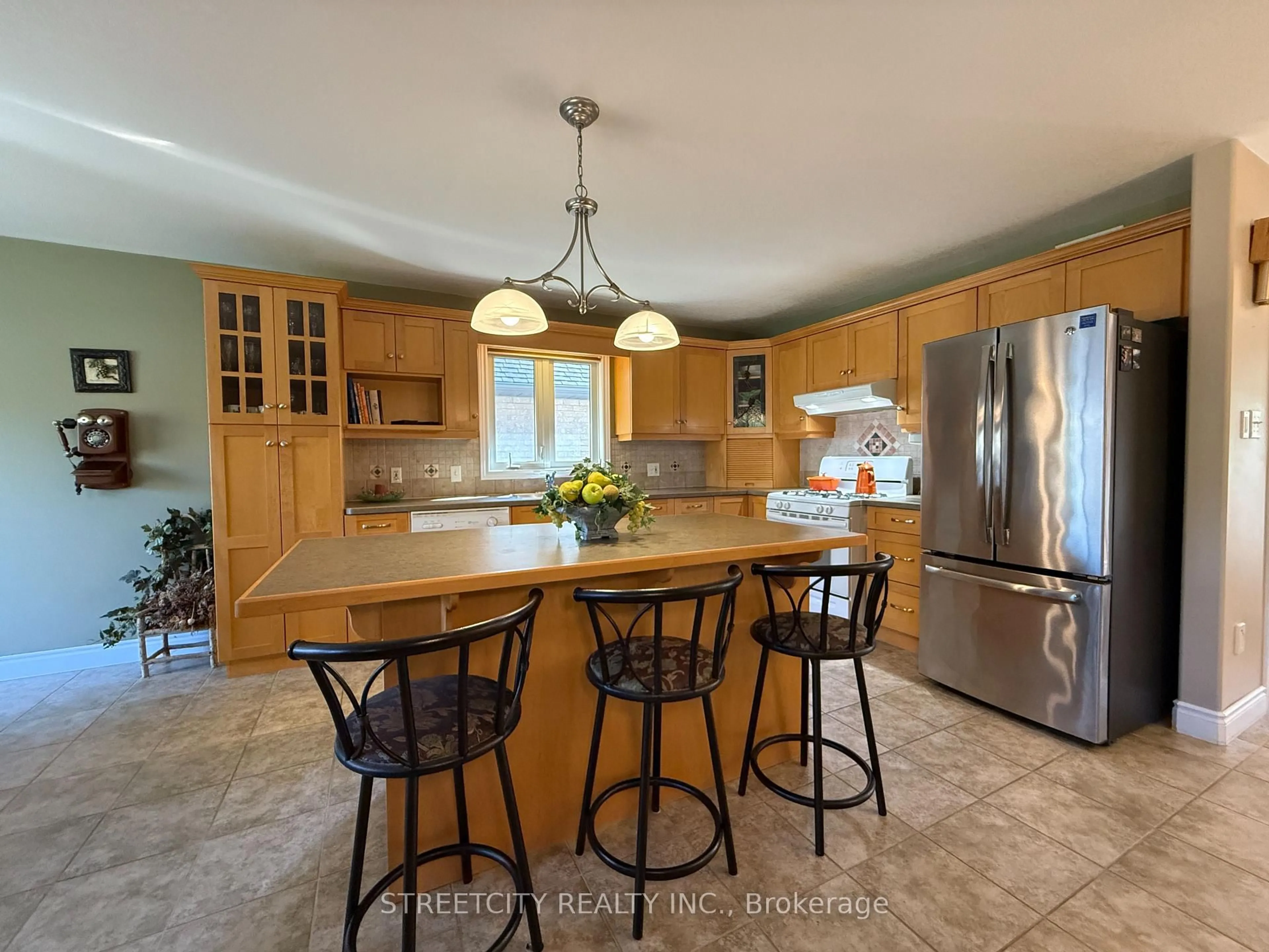 Open concept kitchen, unknown for 126 STATHIS Blvd, Sarnia Ontario N7S 5T5