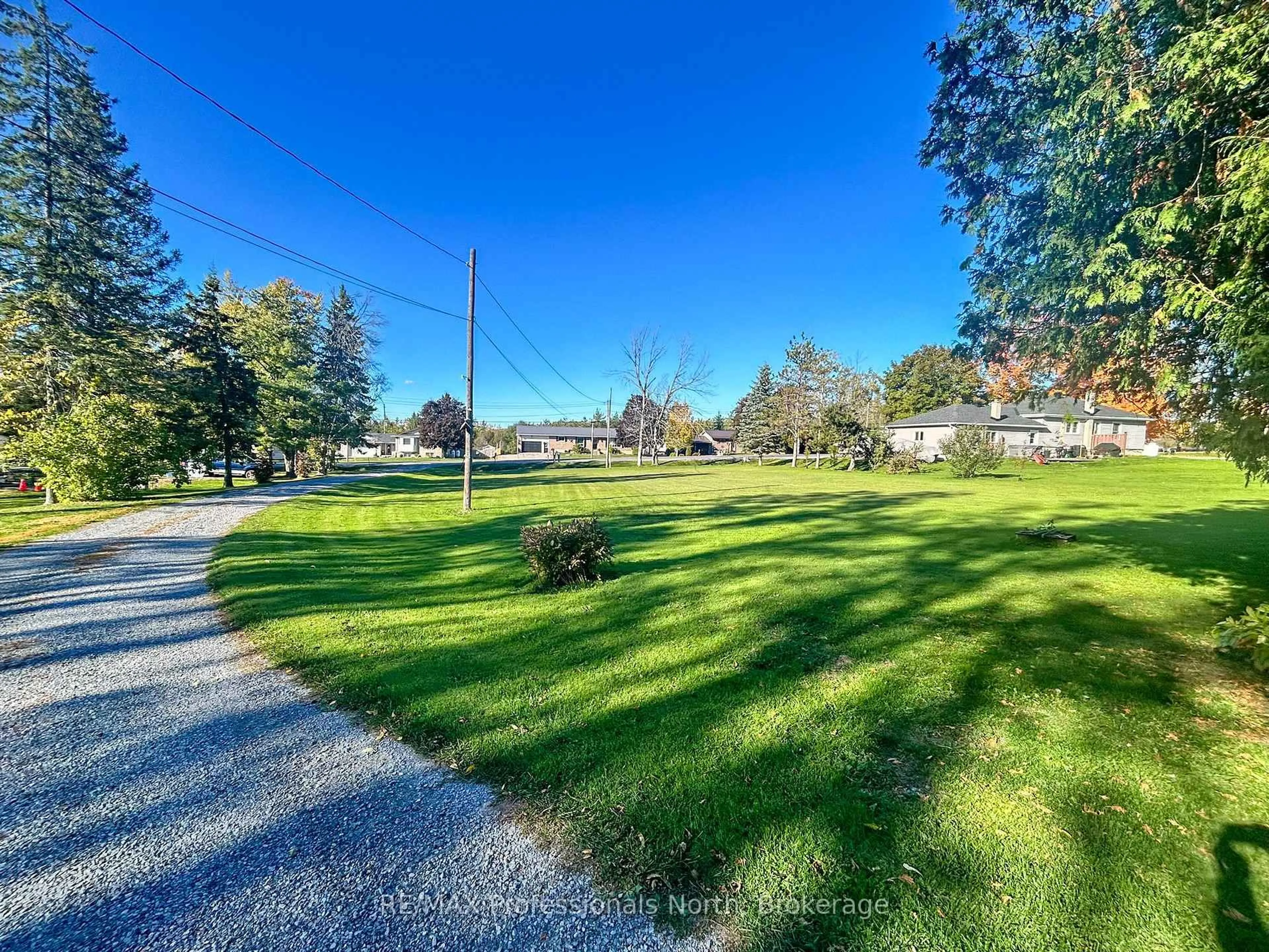 A pic from outside/outdoor area/front of a property/back of a property/a pic from drone, unknown for 1067 Yankee Line, Selwyn Ontario K0L 1T0