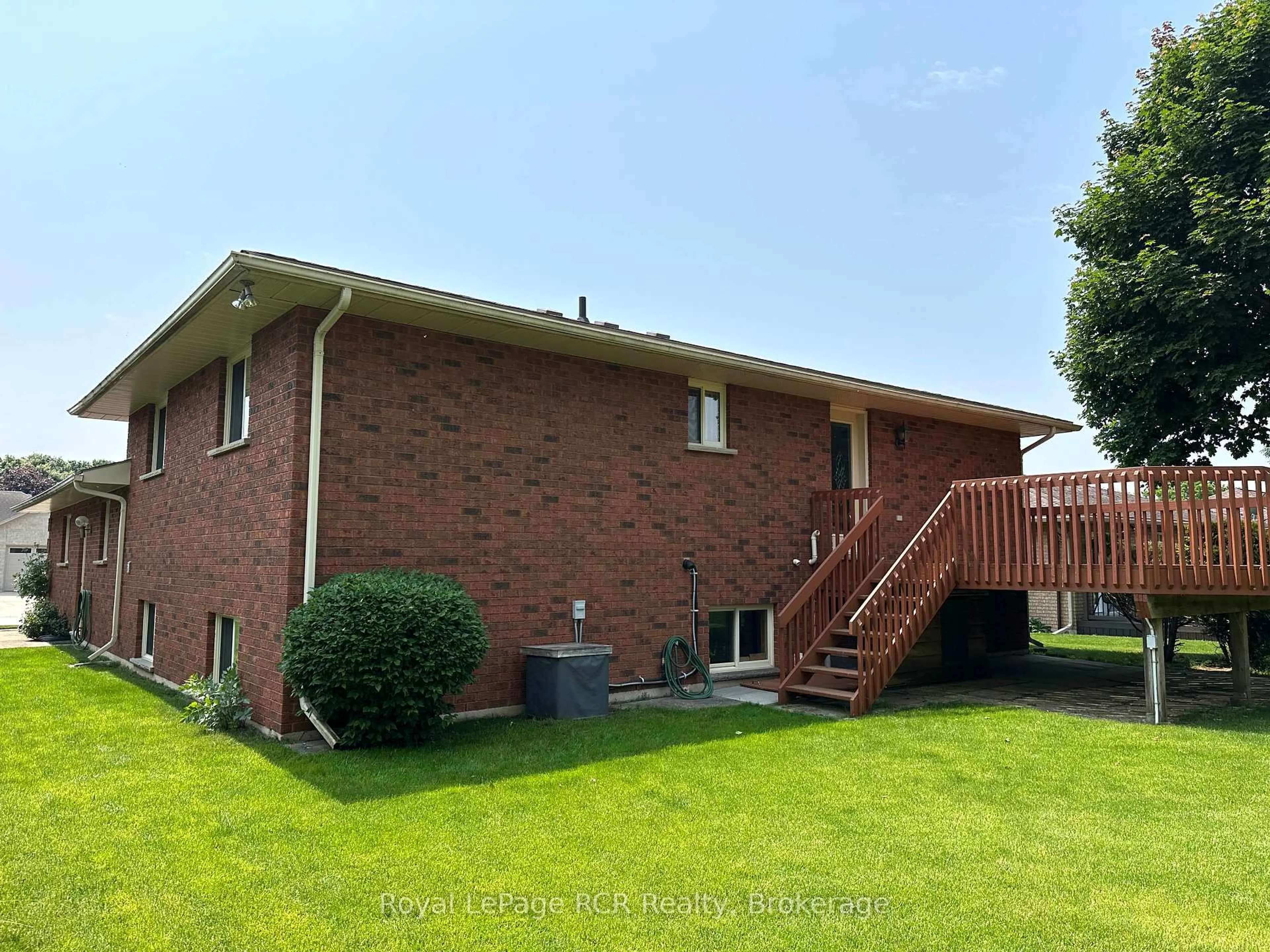 Home with brick exterior material, unknown for 218 4th Street Cres, Hanover Ontario N4N 3S2