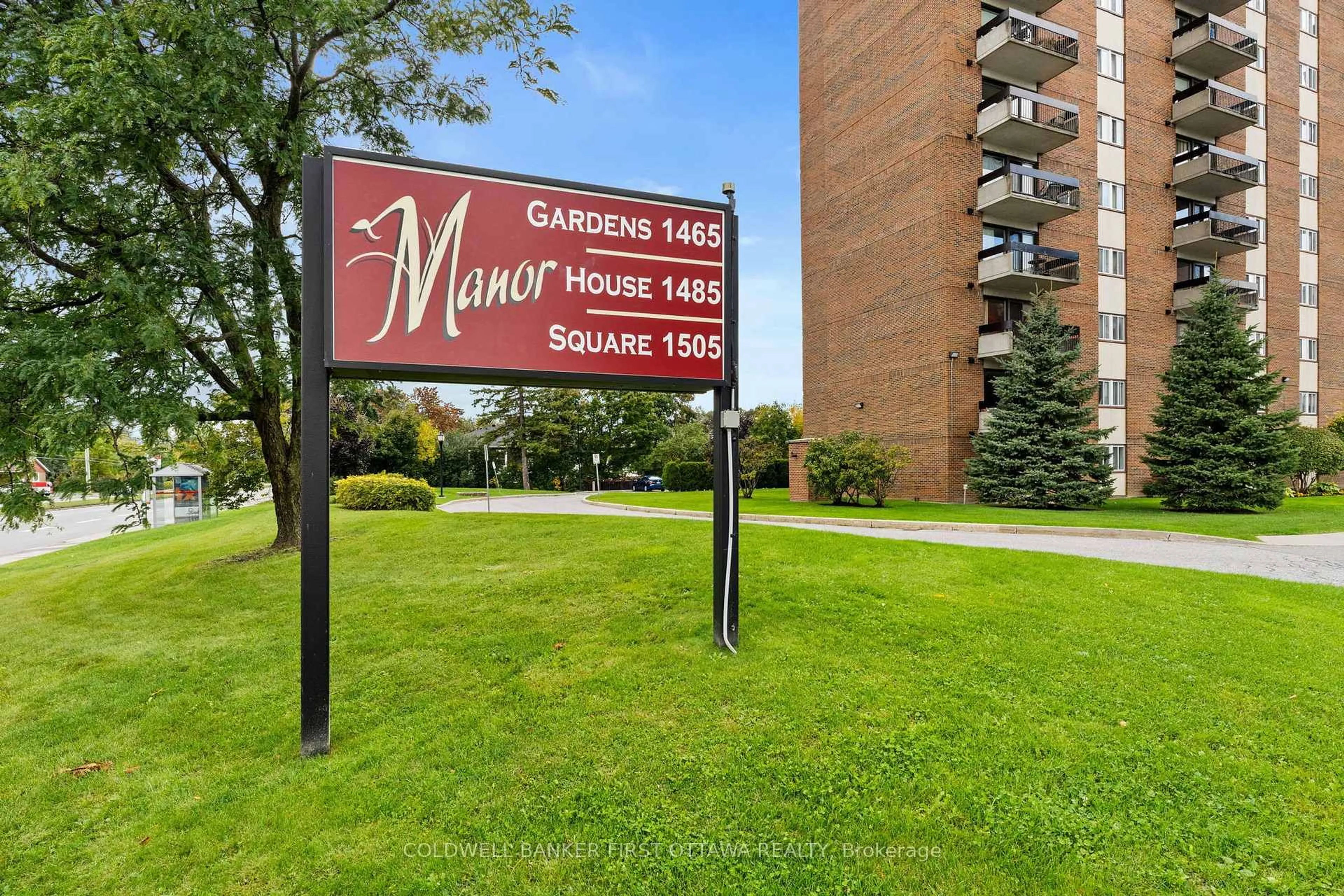 Indoor foyer for 1505 Baseline Rd #913, Ottawa Ontario K2C 3L4