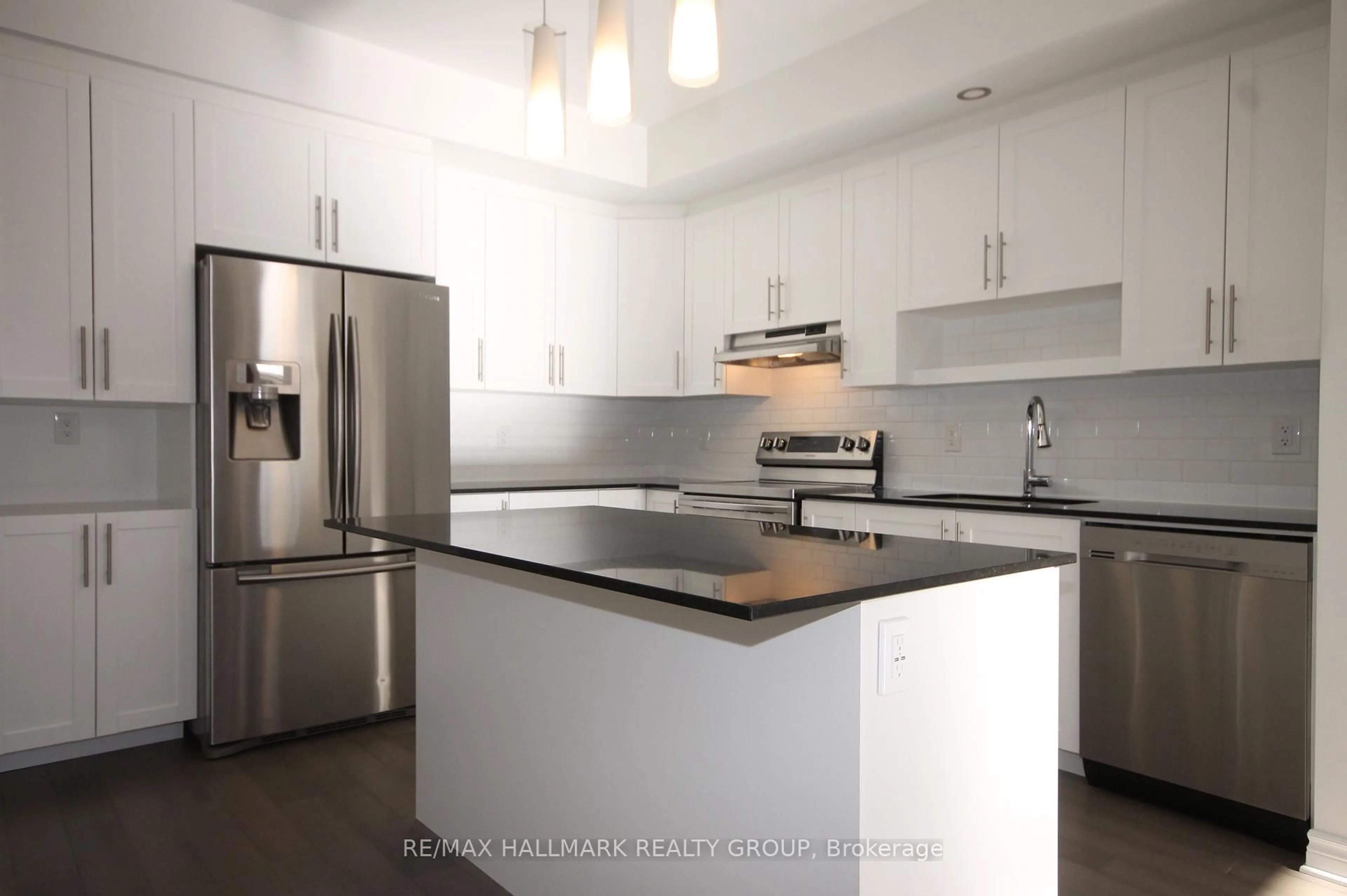 Open concept kitchen, unknown for 280 Munro St, Carleton Place Ontario K7C 0P2