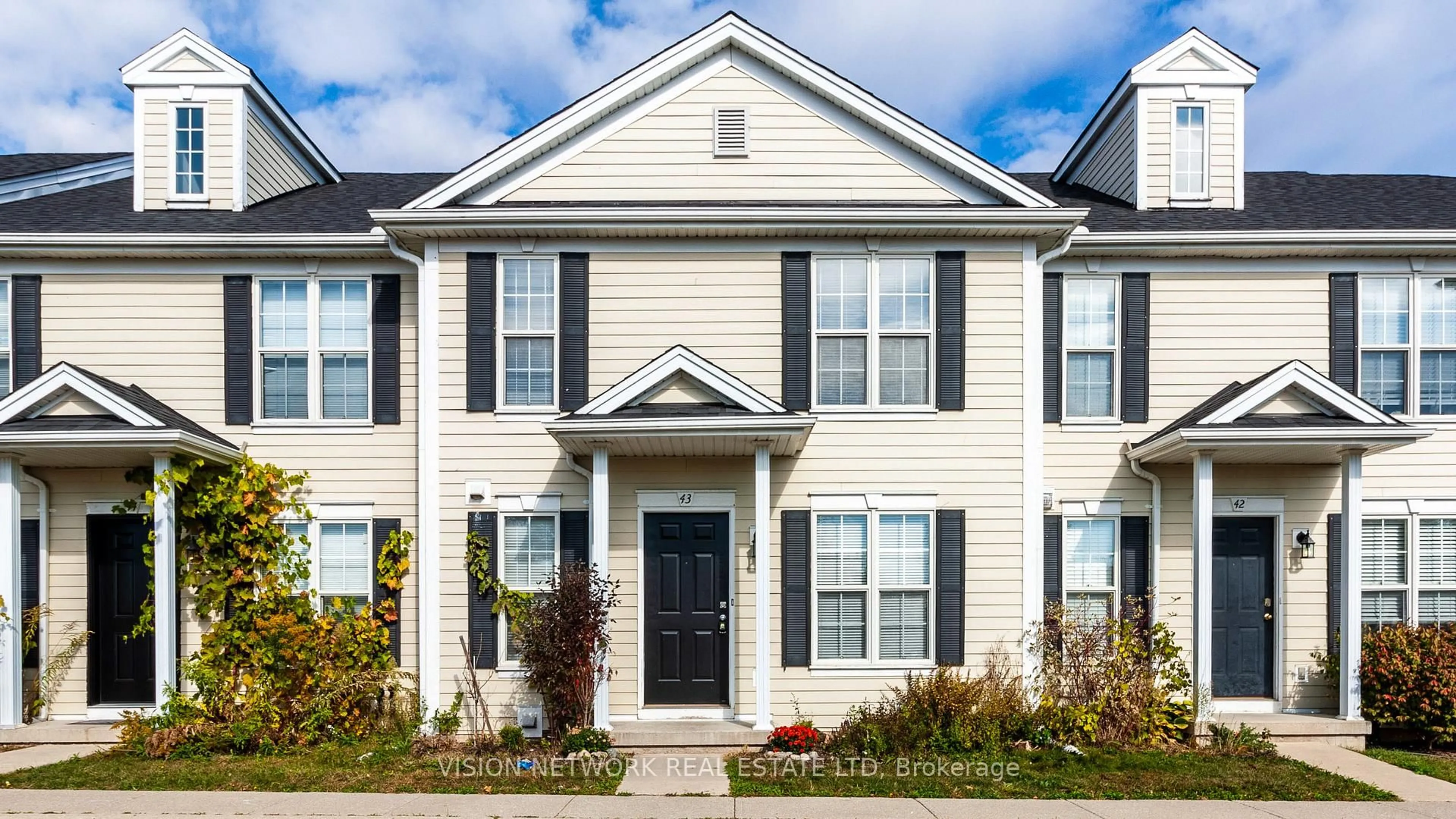 Home with vinyl exterior material, street for 600 Sarnia Rd #43, London North Ontario N6G 5M5