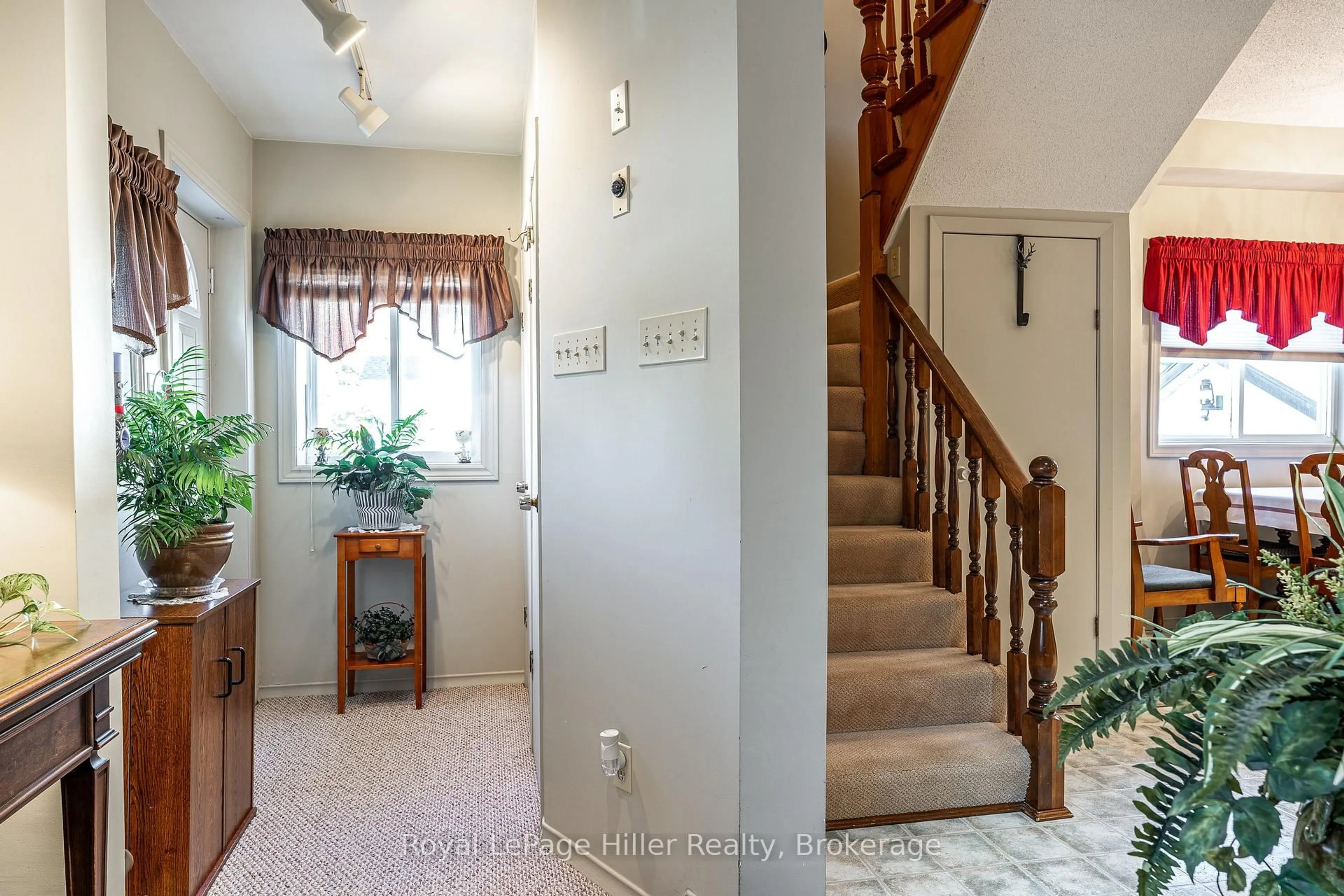 Unknown for 91 Strachan St, Stratford Ontario N5A 2B2