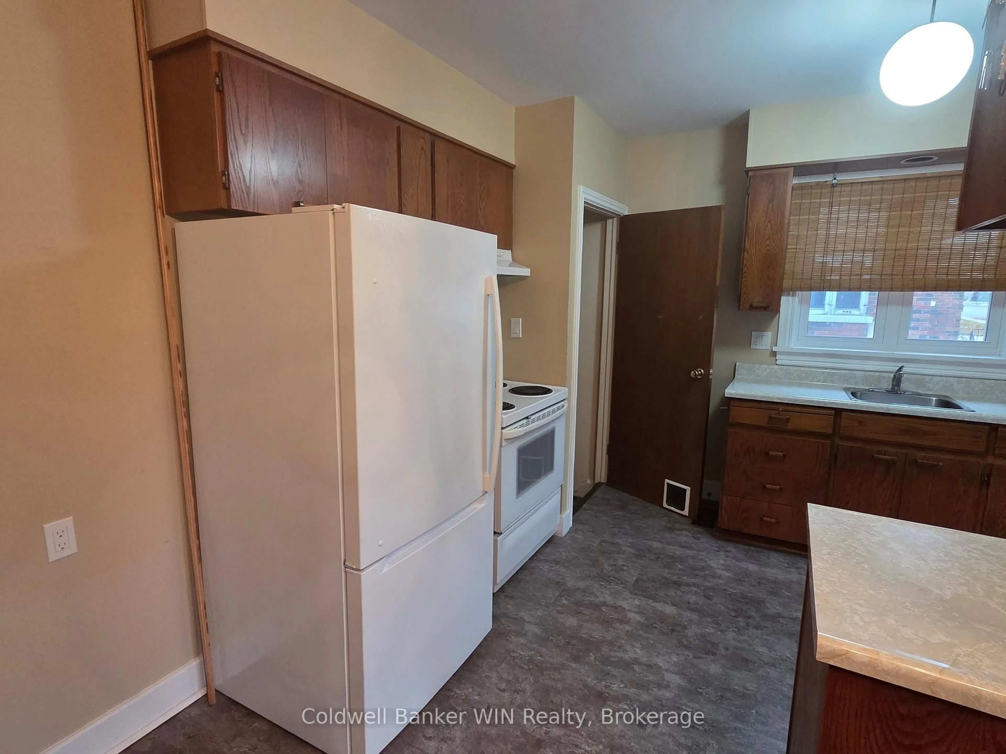 Standard kitchen, unknown for 166 Birmingham St, Wellington North Ontario N0G 2L2