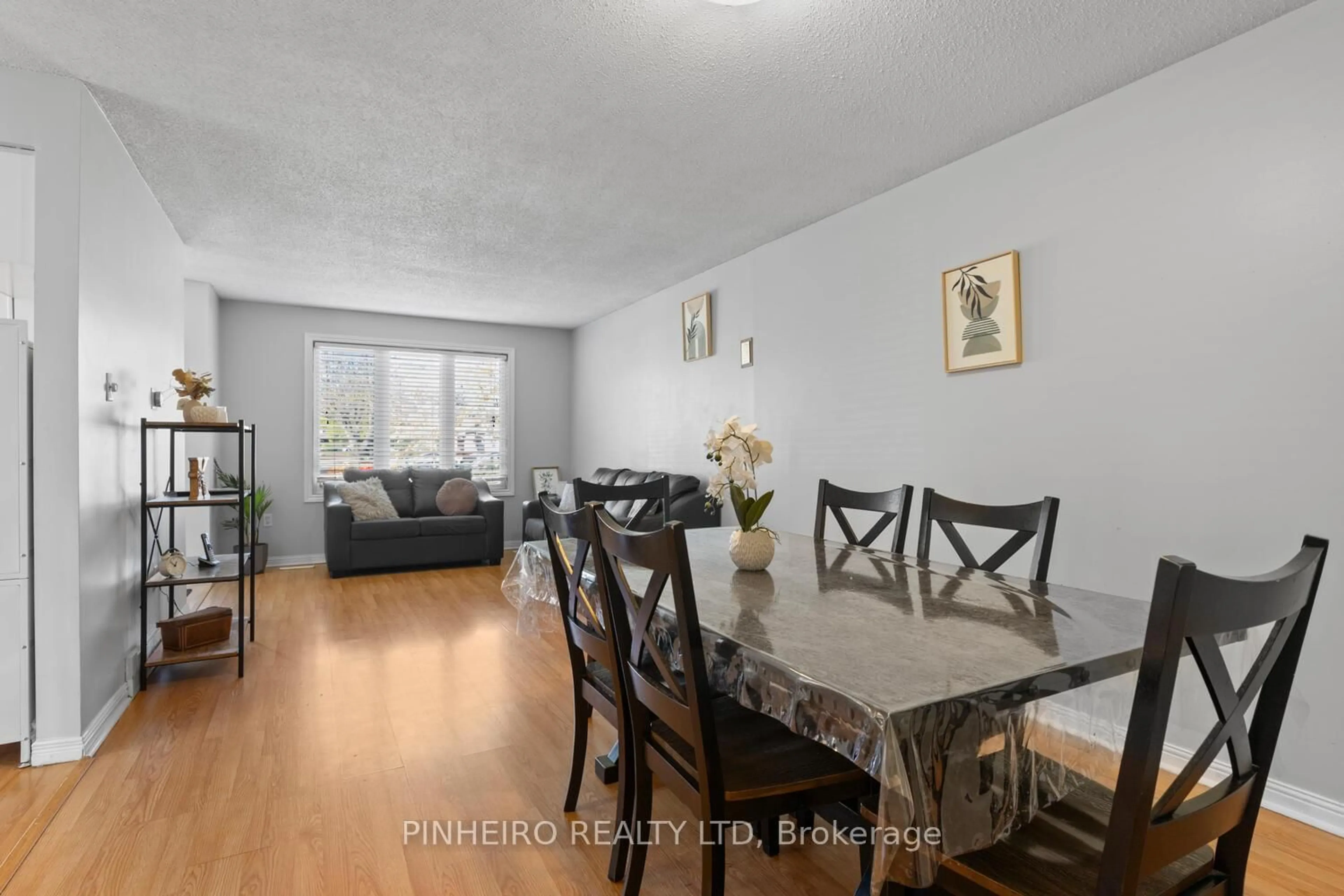 Dining room, wood/laminate floor for 324 Conway Dr, London South Ontario N6E 3J9