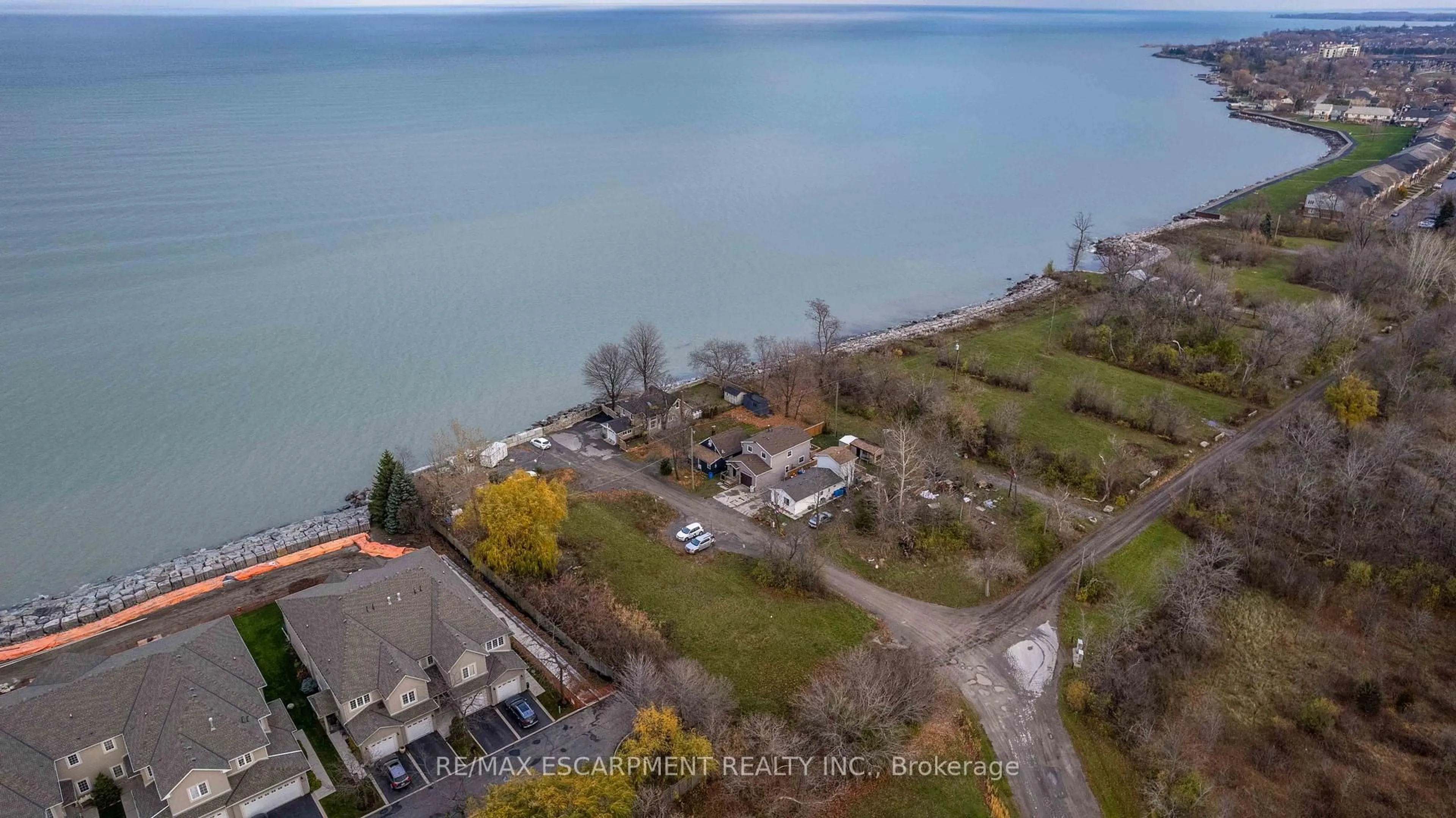 A pic from outside/outdoor area/front of a property/back of a property/a pic from drone, water/lake/river/ocean view for 8 First Private Rd, Hamilton Ontario L8E 5B9