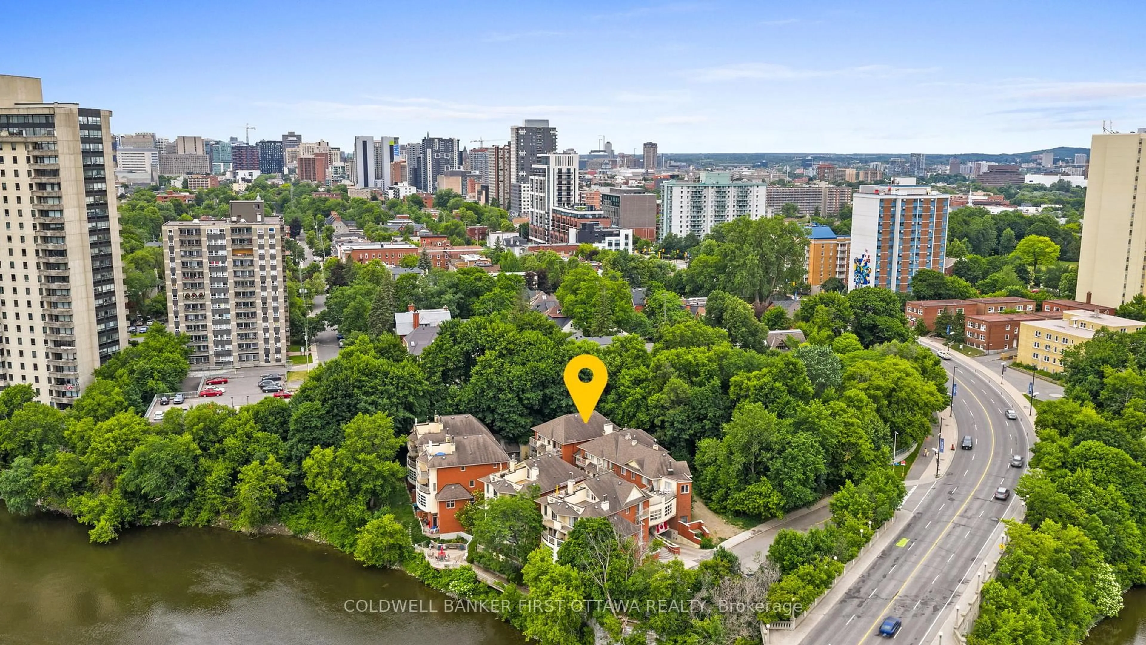 A pic from outside/outdoor area/front of a property/back of a property/a pic from drone, city buildings view from balcony for 250 Fountain Pl #111F, Ottawa Ontario K1N 9N7
