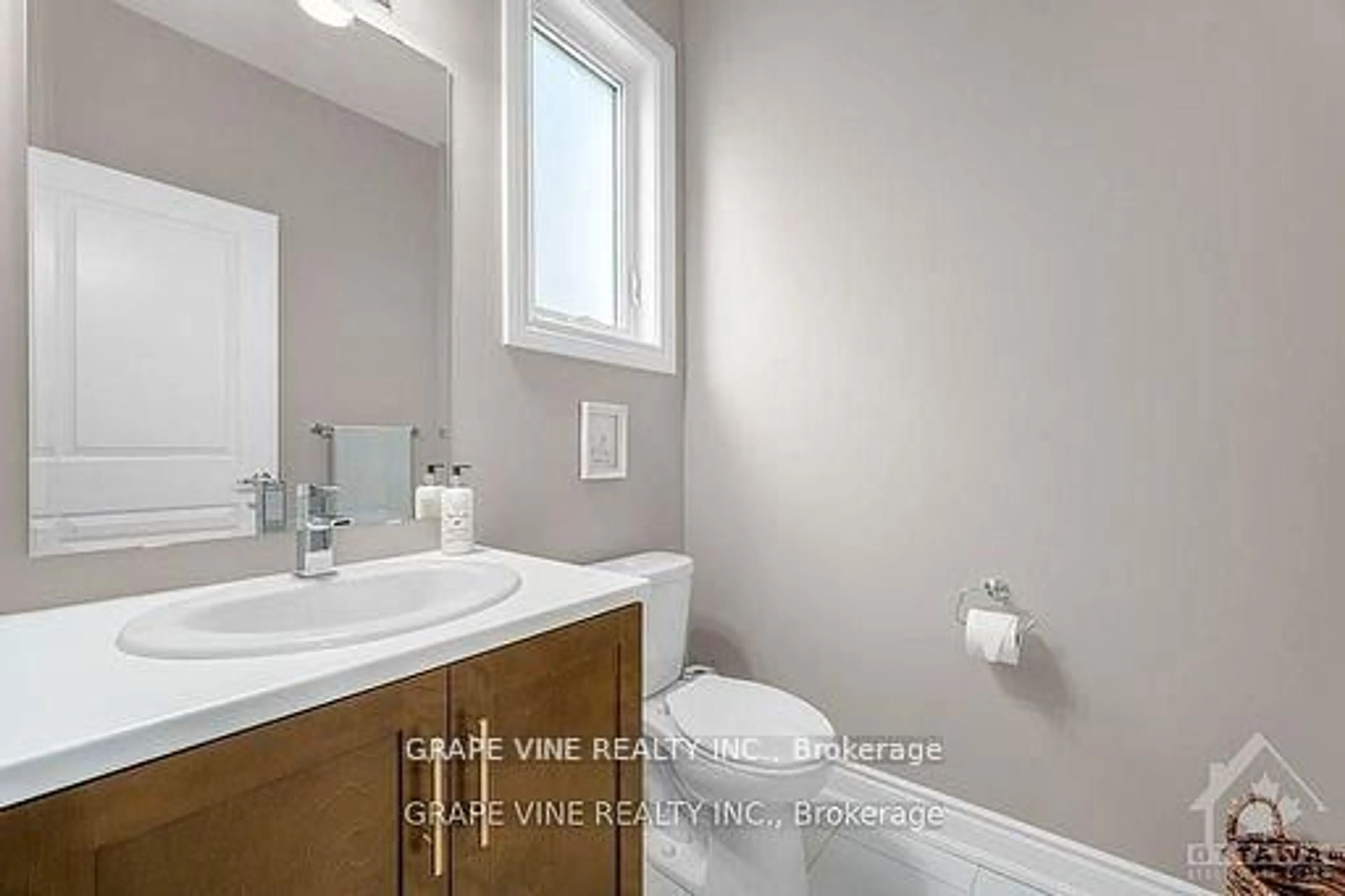 Standard bathroom, unknown for 862 Oat Straw Way, Ottawa Ontario K1T 0M2
