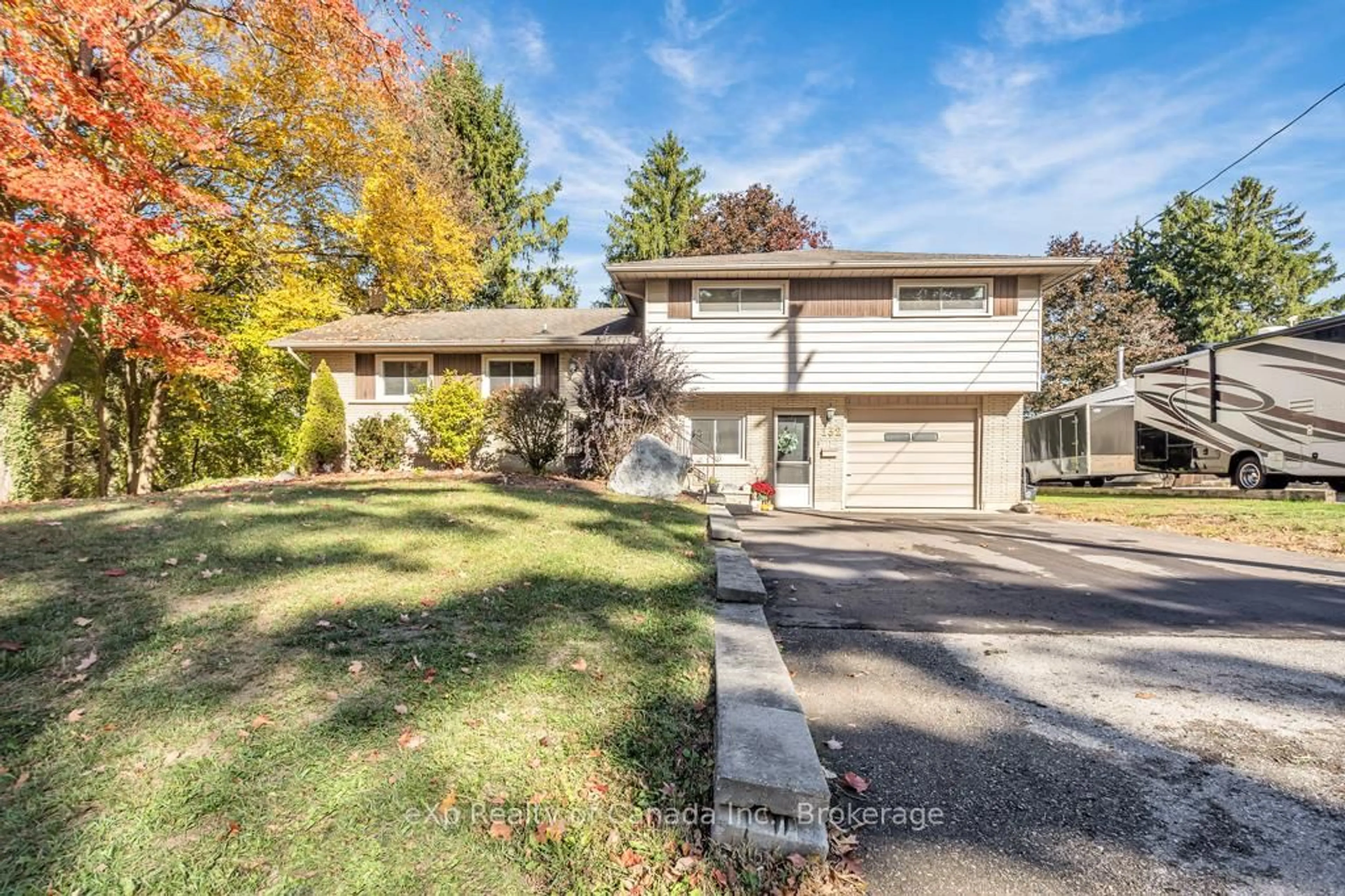 Home with vinyl exterior material, street for 132 North St, Tillsonburg Ontario N4G 1B5