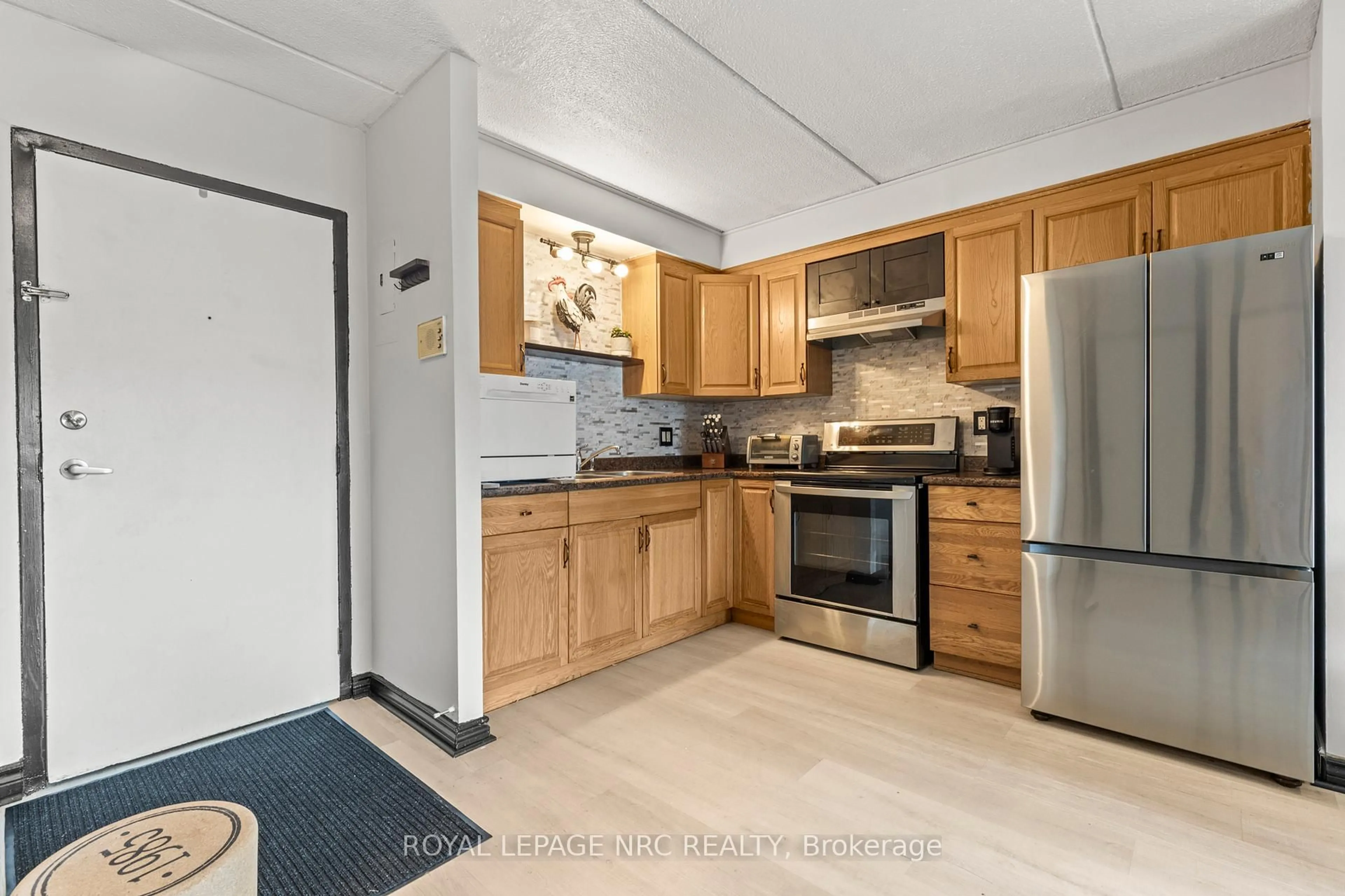 Standard kitchen, unknown for 41 Rykert St #215, St. Catharines Ontario L2S 3A4
