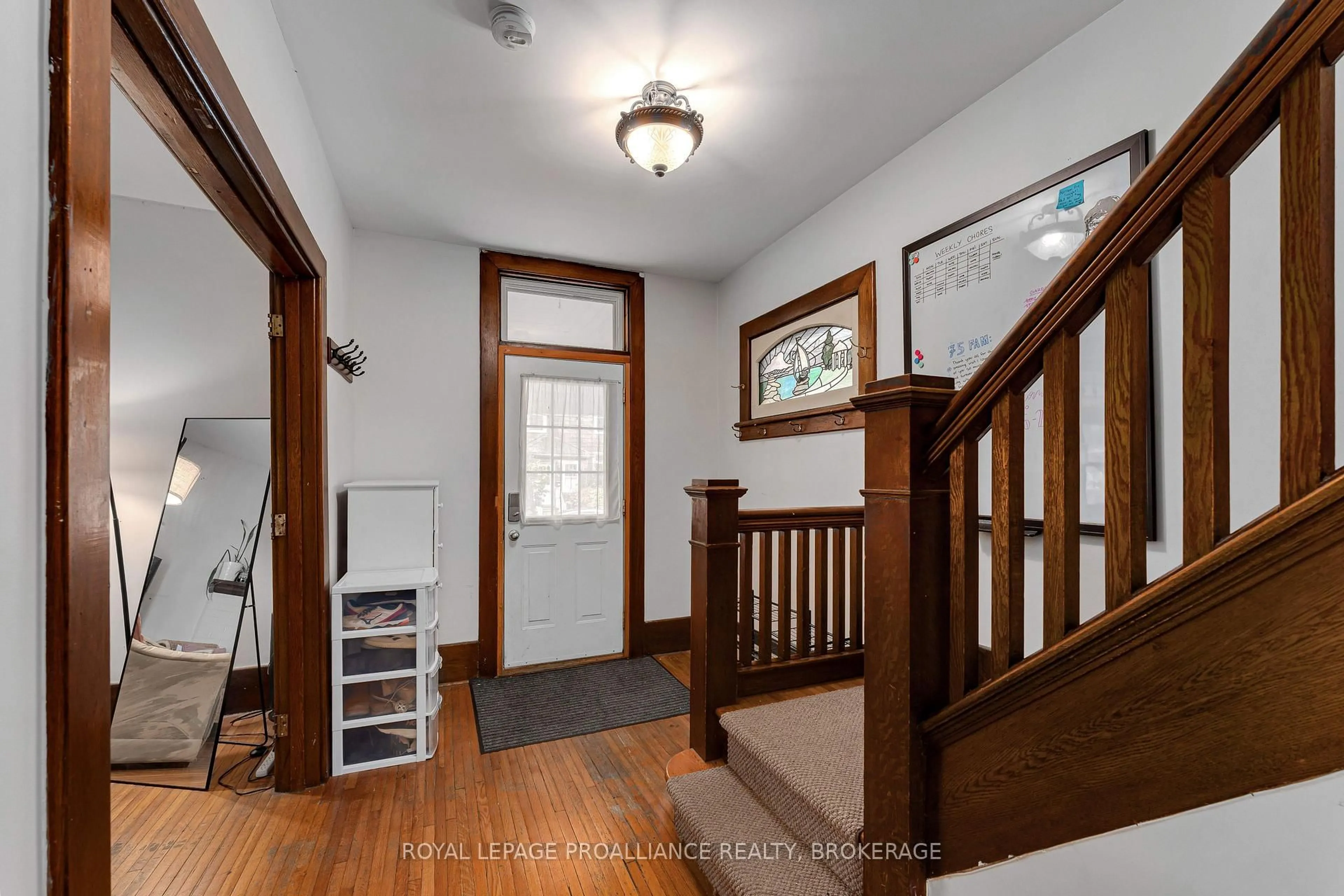 Unknown for 75 Nelson St, Kingston Ontario K7L 3W7