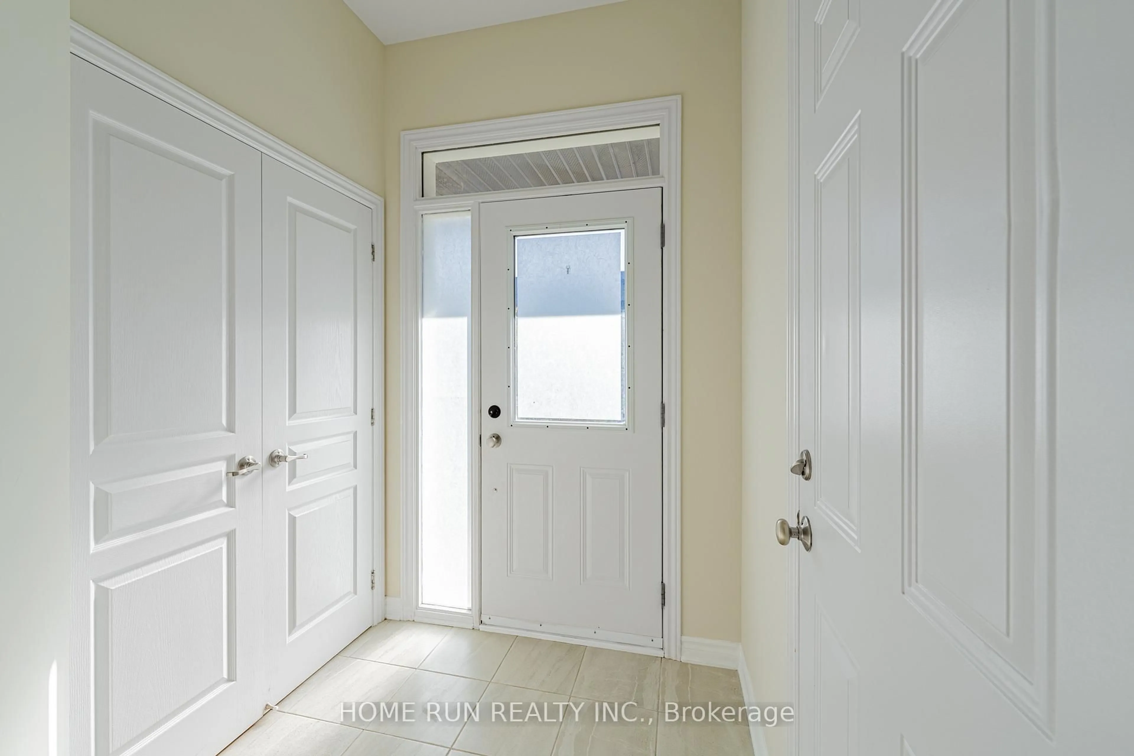 Indoor entryway for 589 Via Mattino Way, Nepean Ontario K2J 6B8