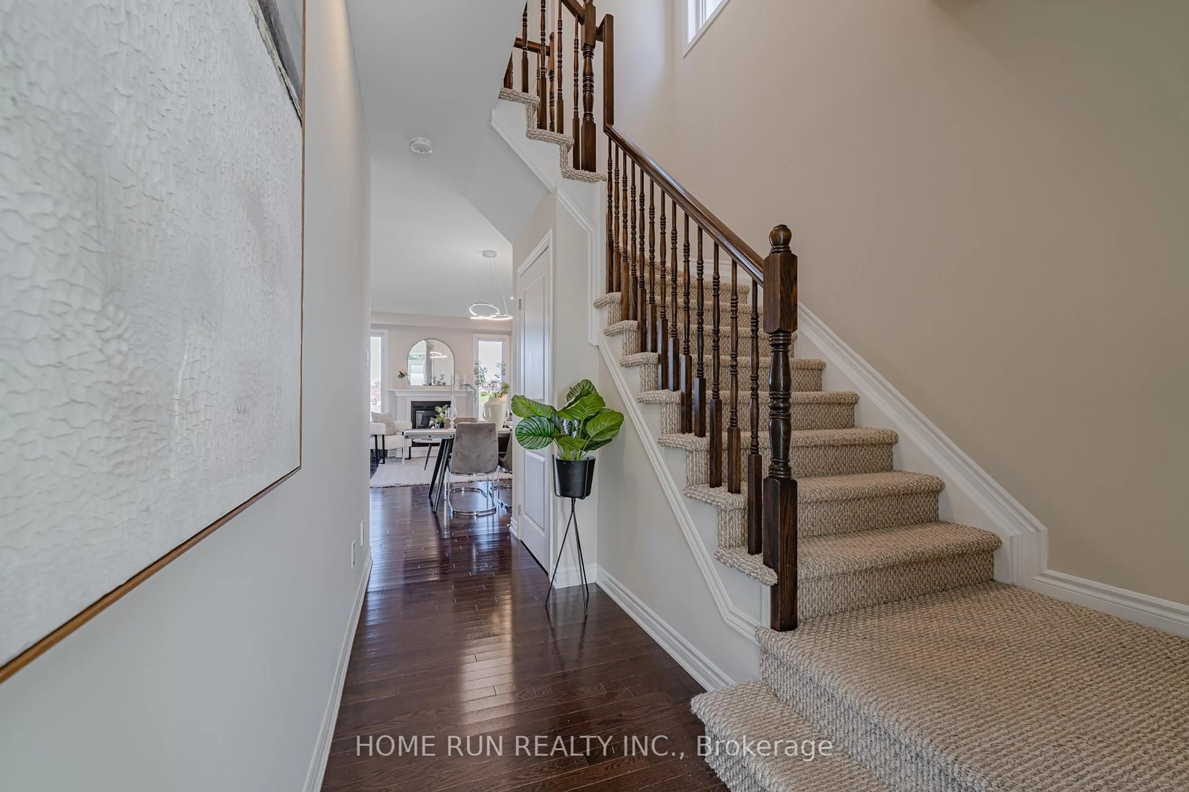 Indoor entryway for 589 Via Mattino Way, Nepean Ontario K2J 6B8
